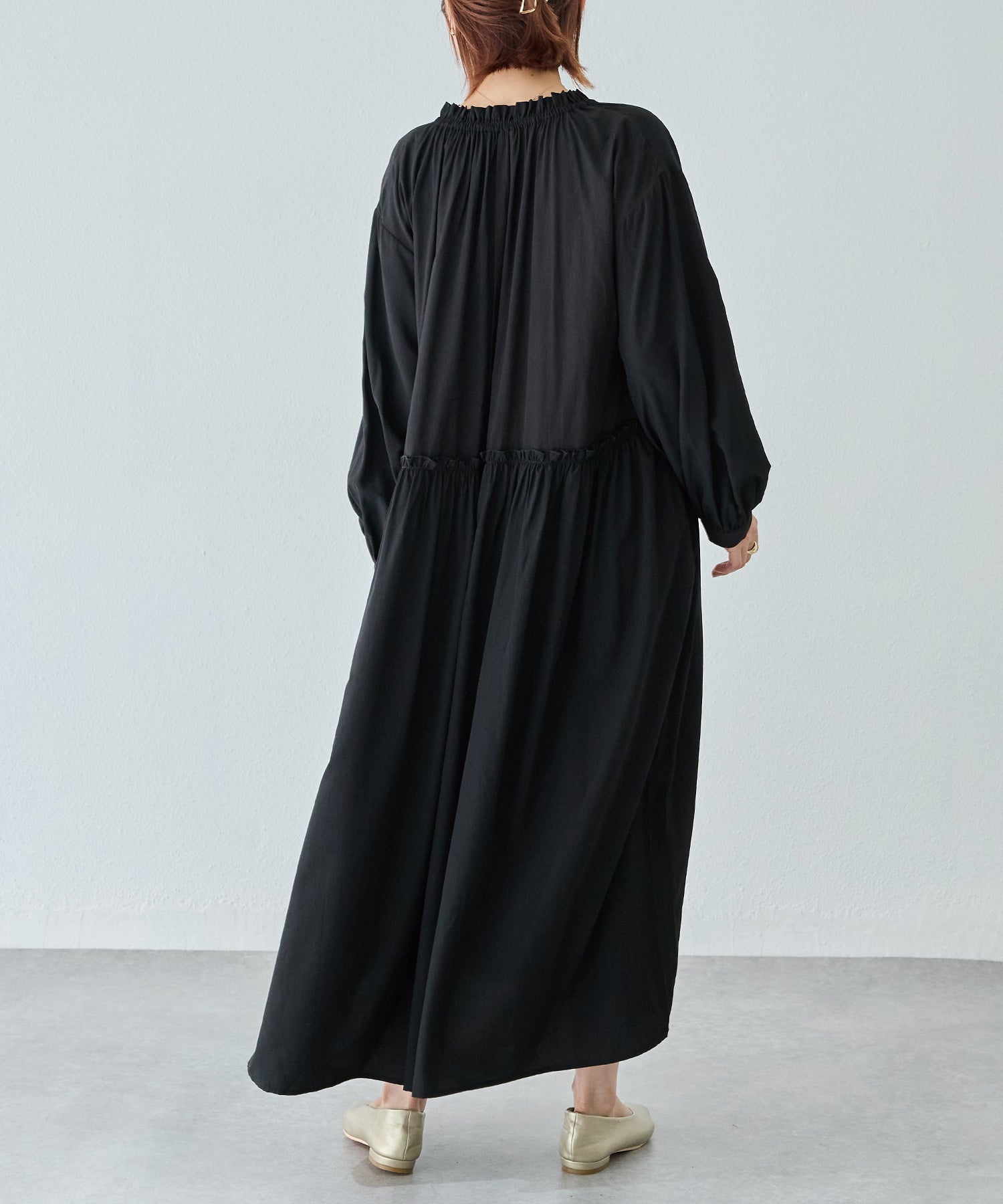 フリル衿ワンピース