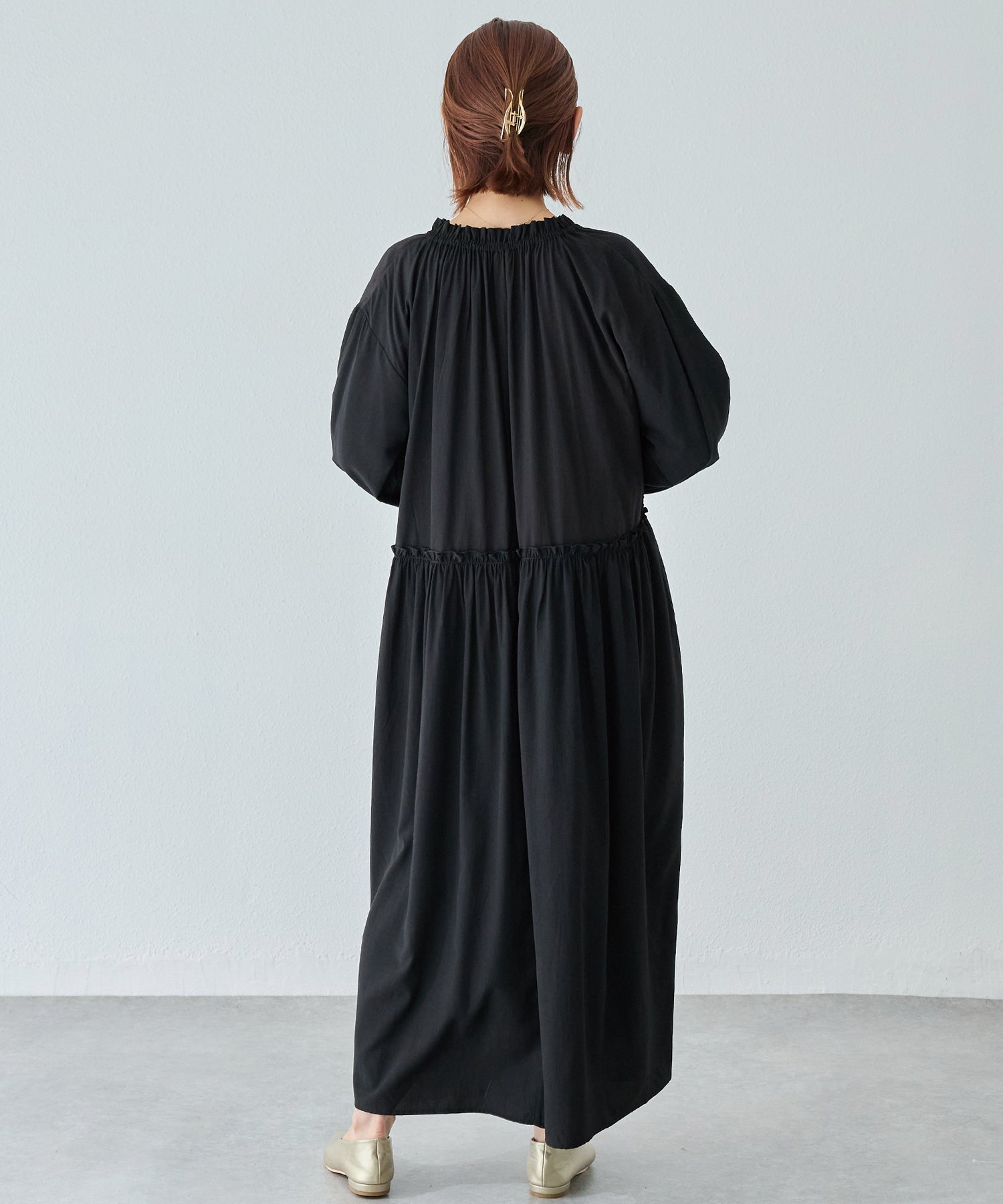 フリル衿ワンピース