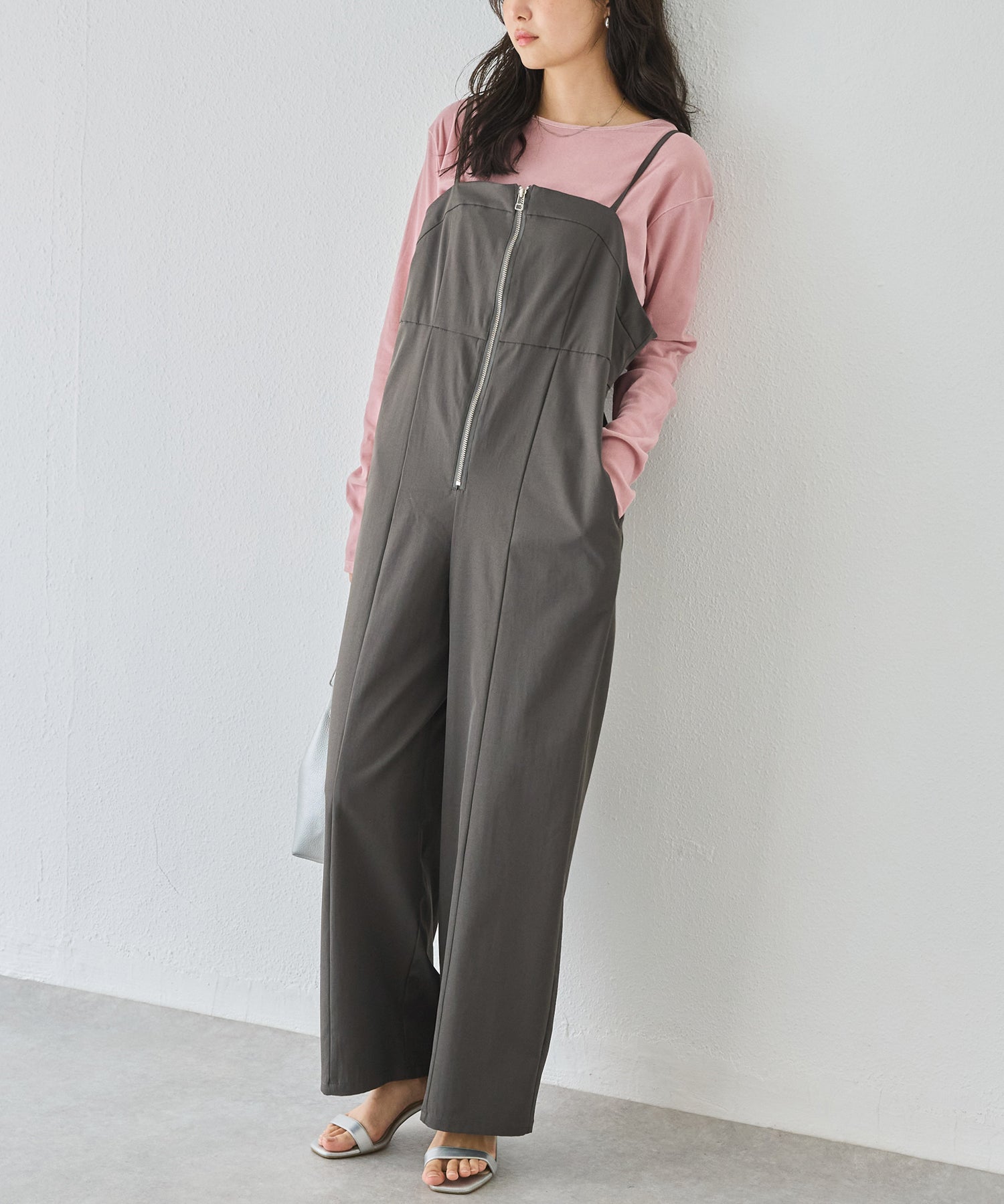 グレー　model:160cm 着用サイズ:M