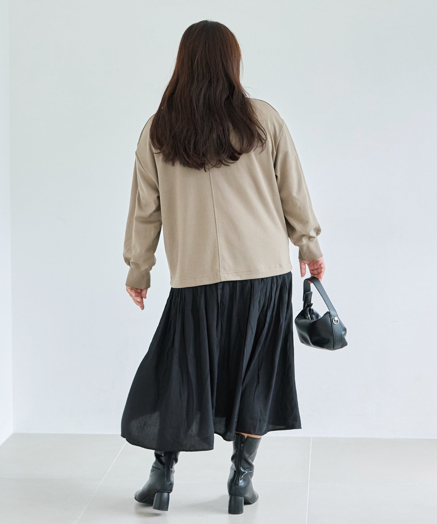モカ　model:161cm 着用サイズ:3L