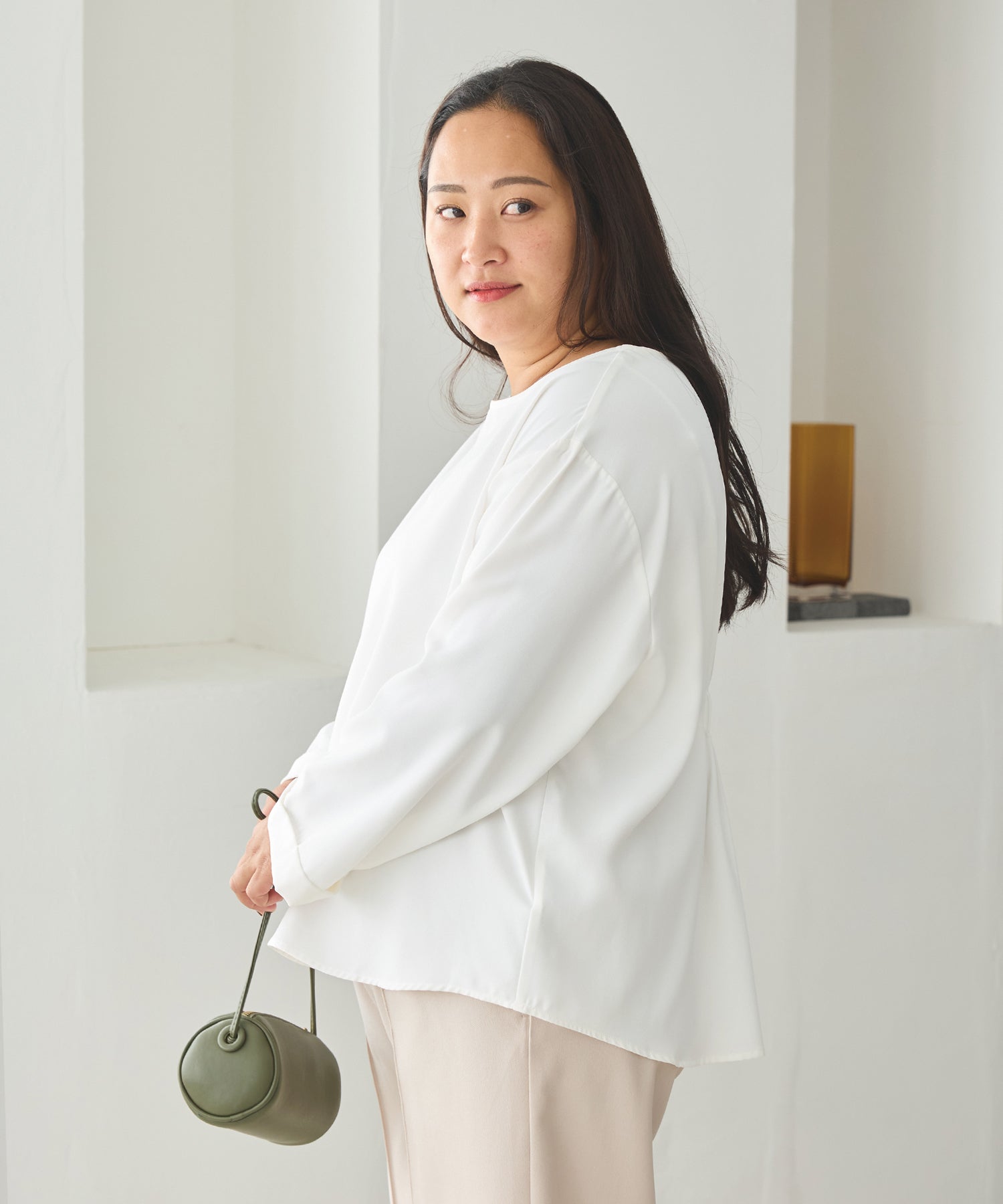 オフホワイト　model:161cm 着用サイズ:3L