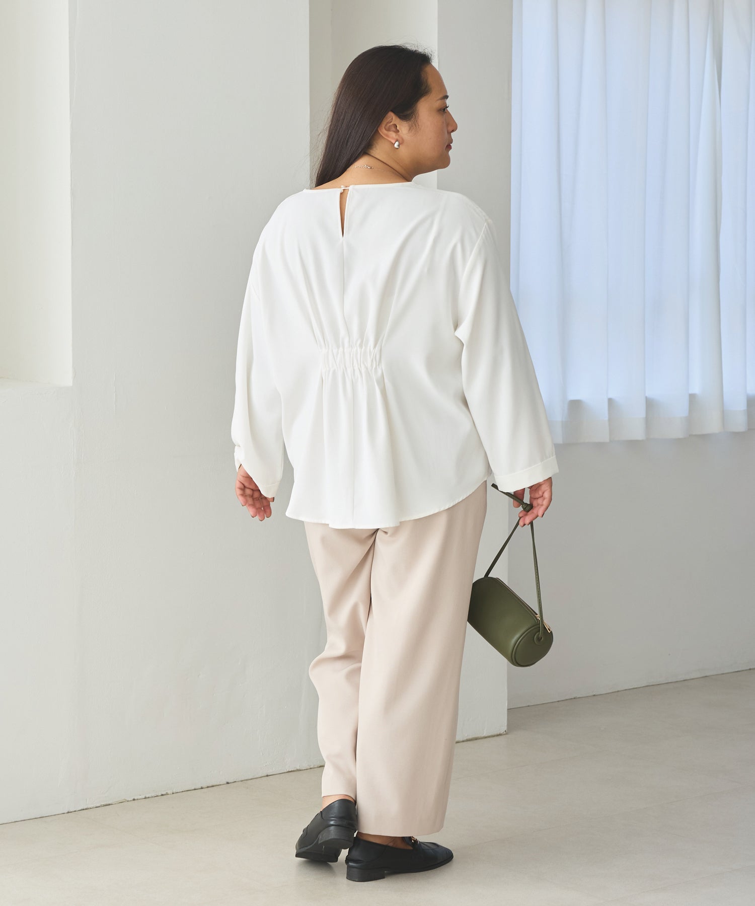オフホワイト　model:161cm 着用サイズ:3L