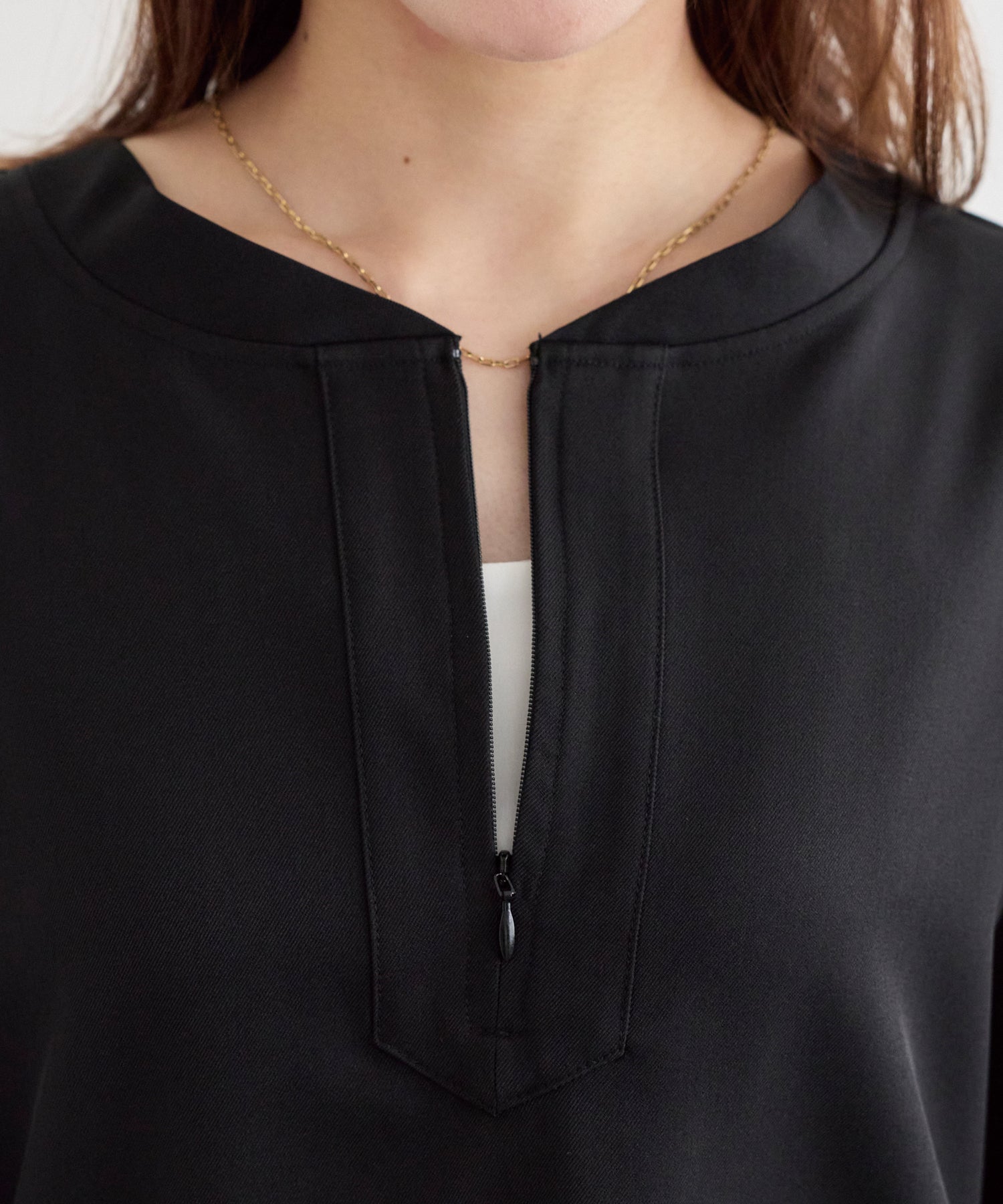 コンシールファスナー：スキッパー調節可