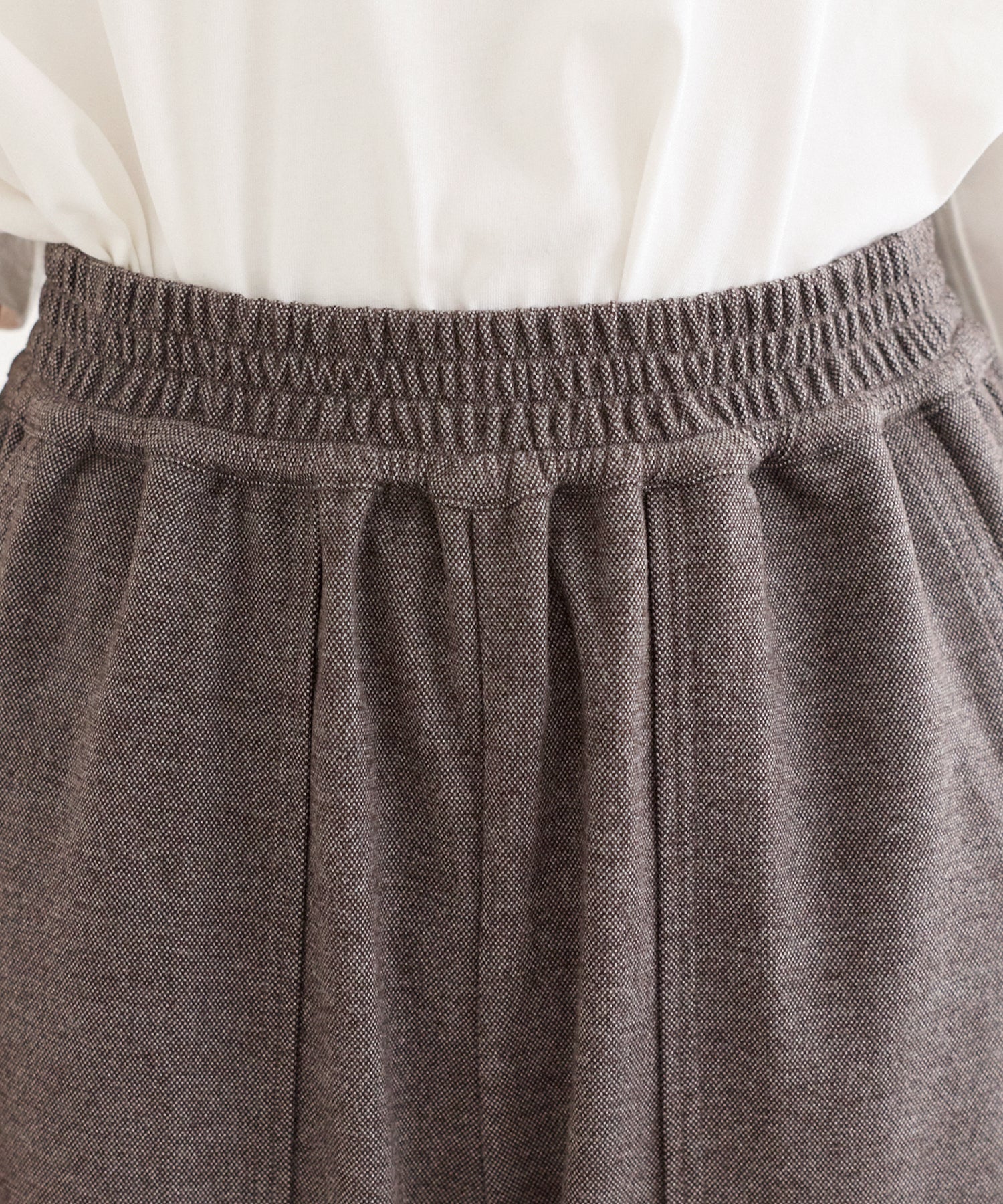 ウエスト：ゴム仕様