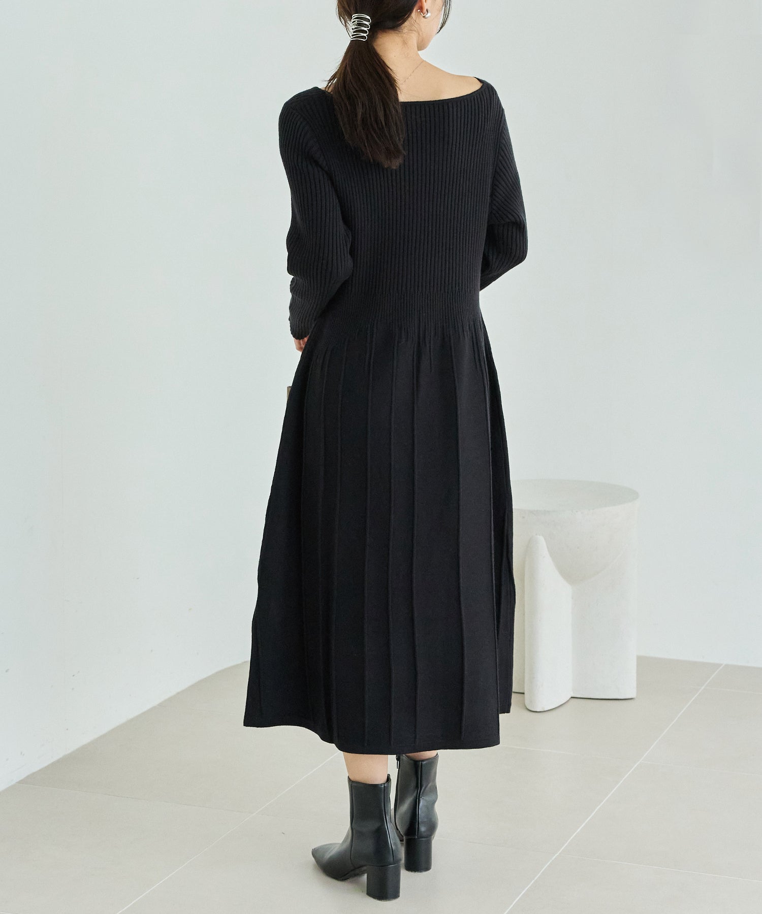 リブ切替ドレープネックニットワンピース