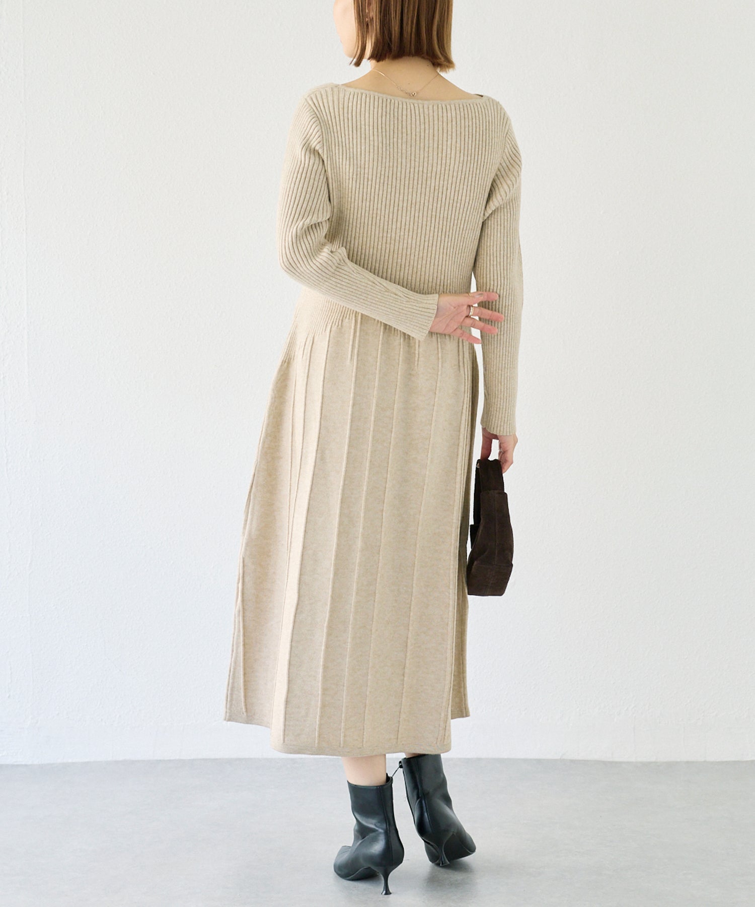 リブ切替ドレープネックニットワンピース