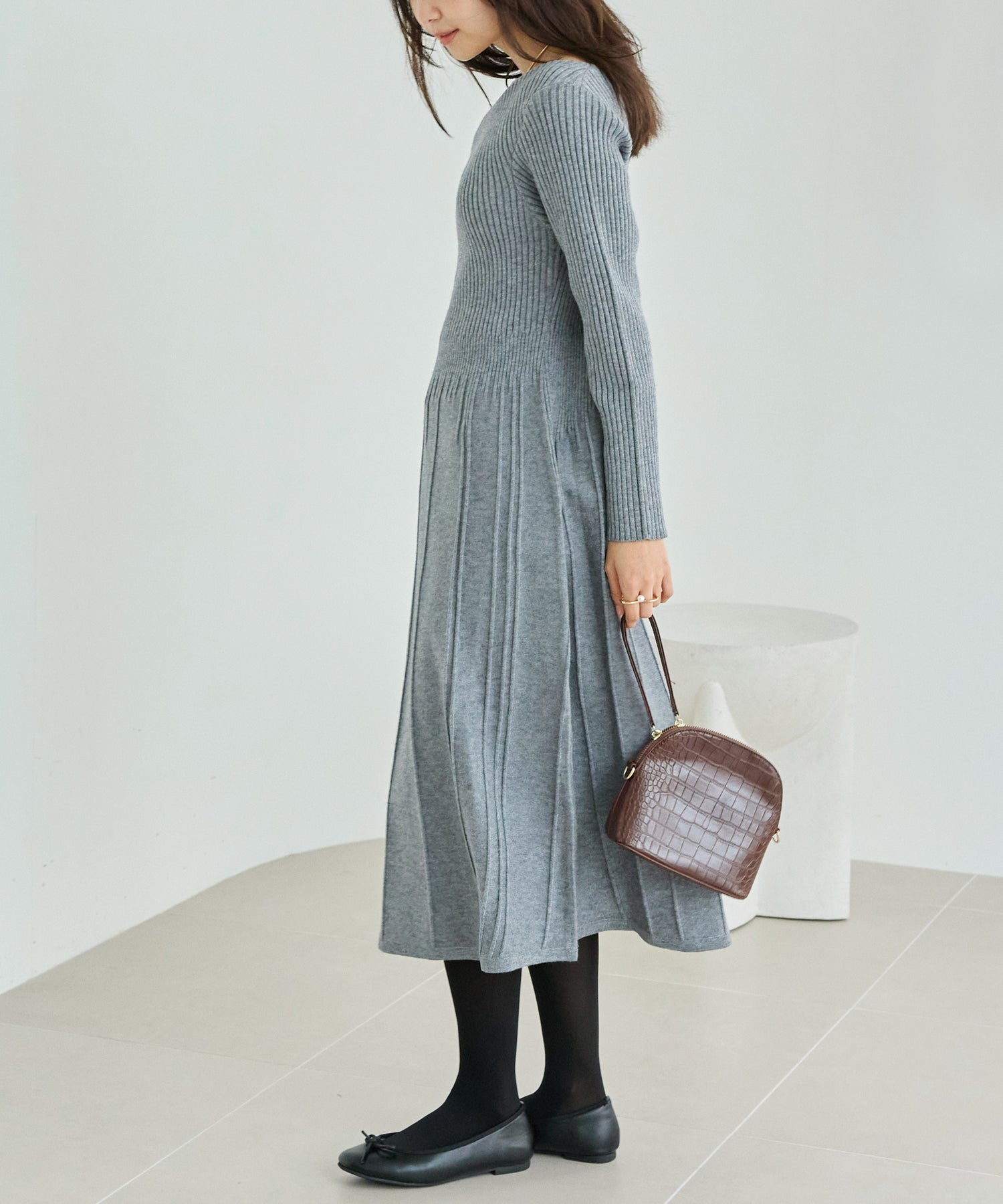 リブ切替ドレープネックニットワンピース