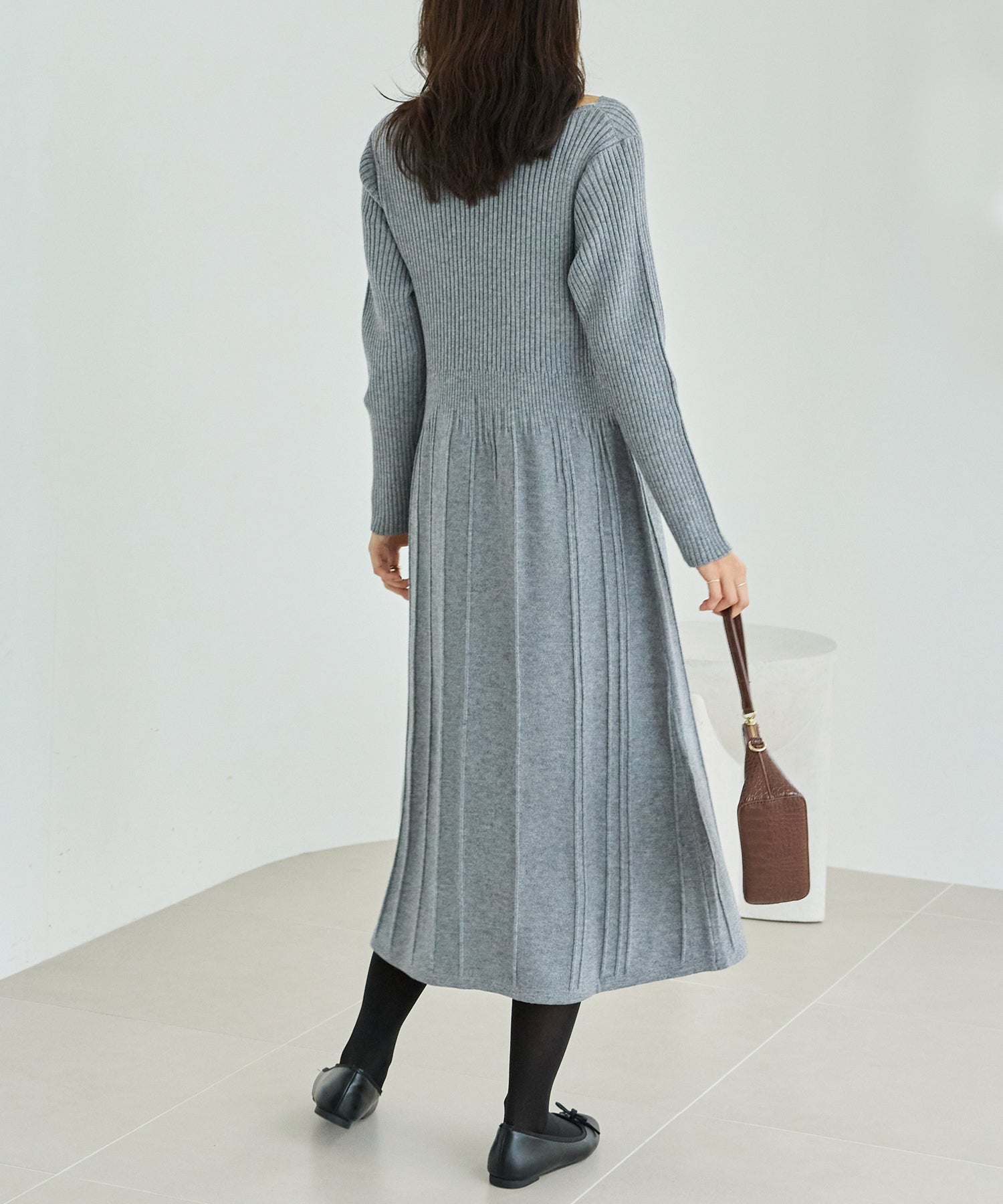 リブ切替ドレープネックニットワンピース