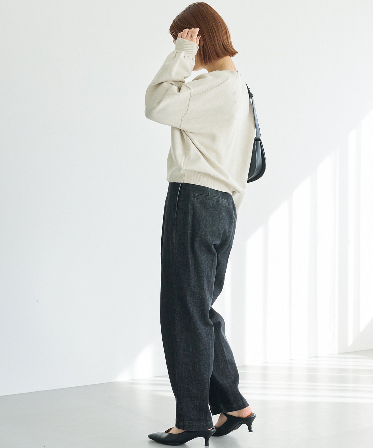 タックテーパードデニム