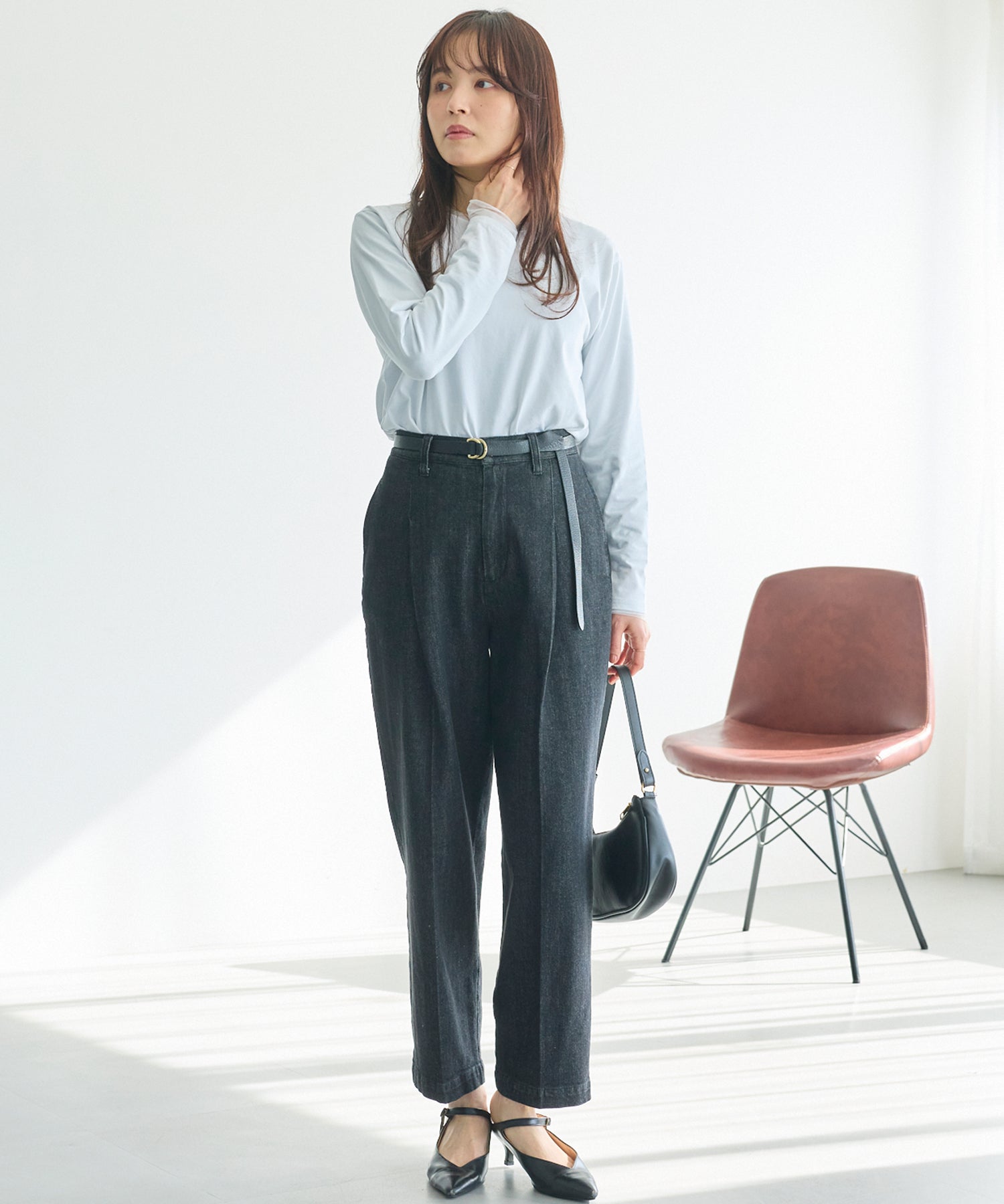 タックテーパードデニム