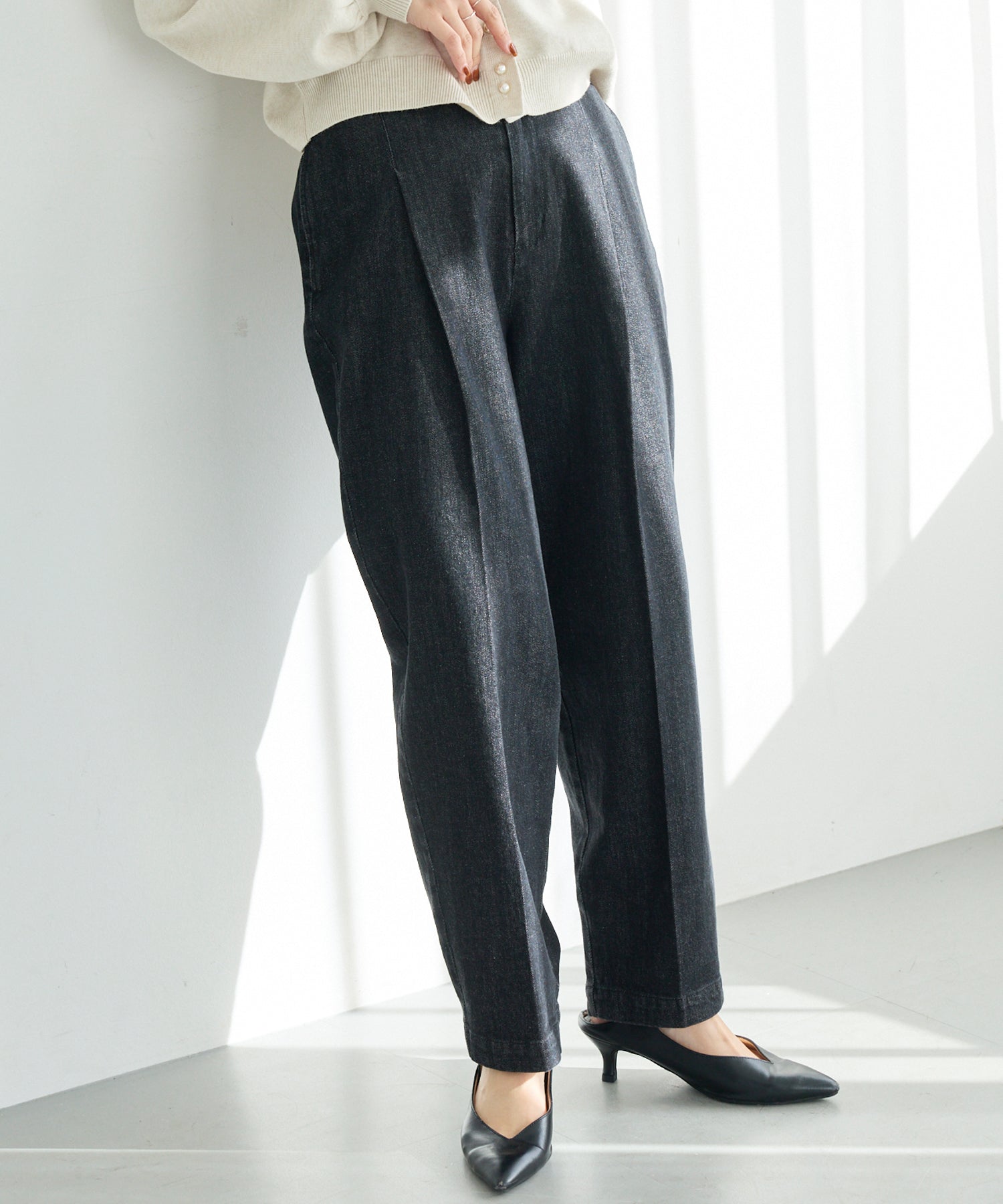 タックテーパードデニム