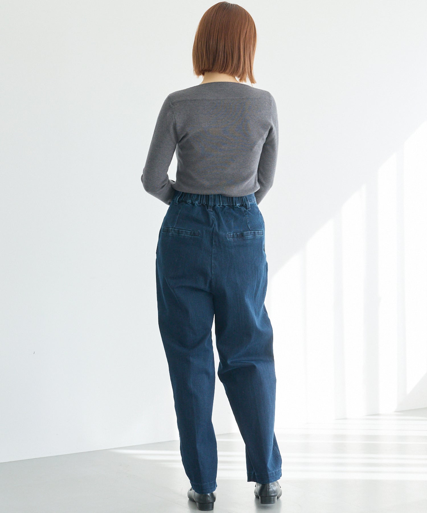 タックテーパードデニム