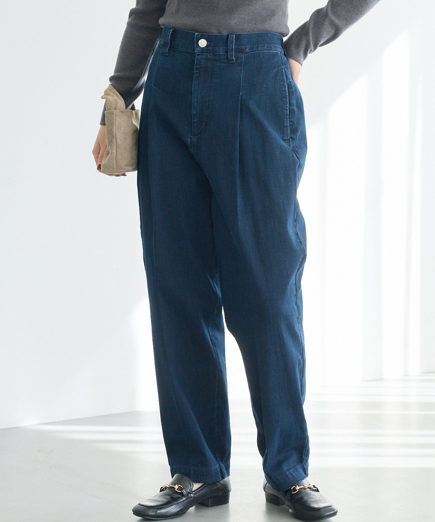 タックテーパードデニム