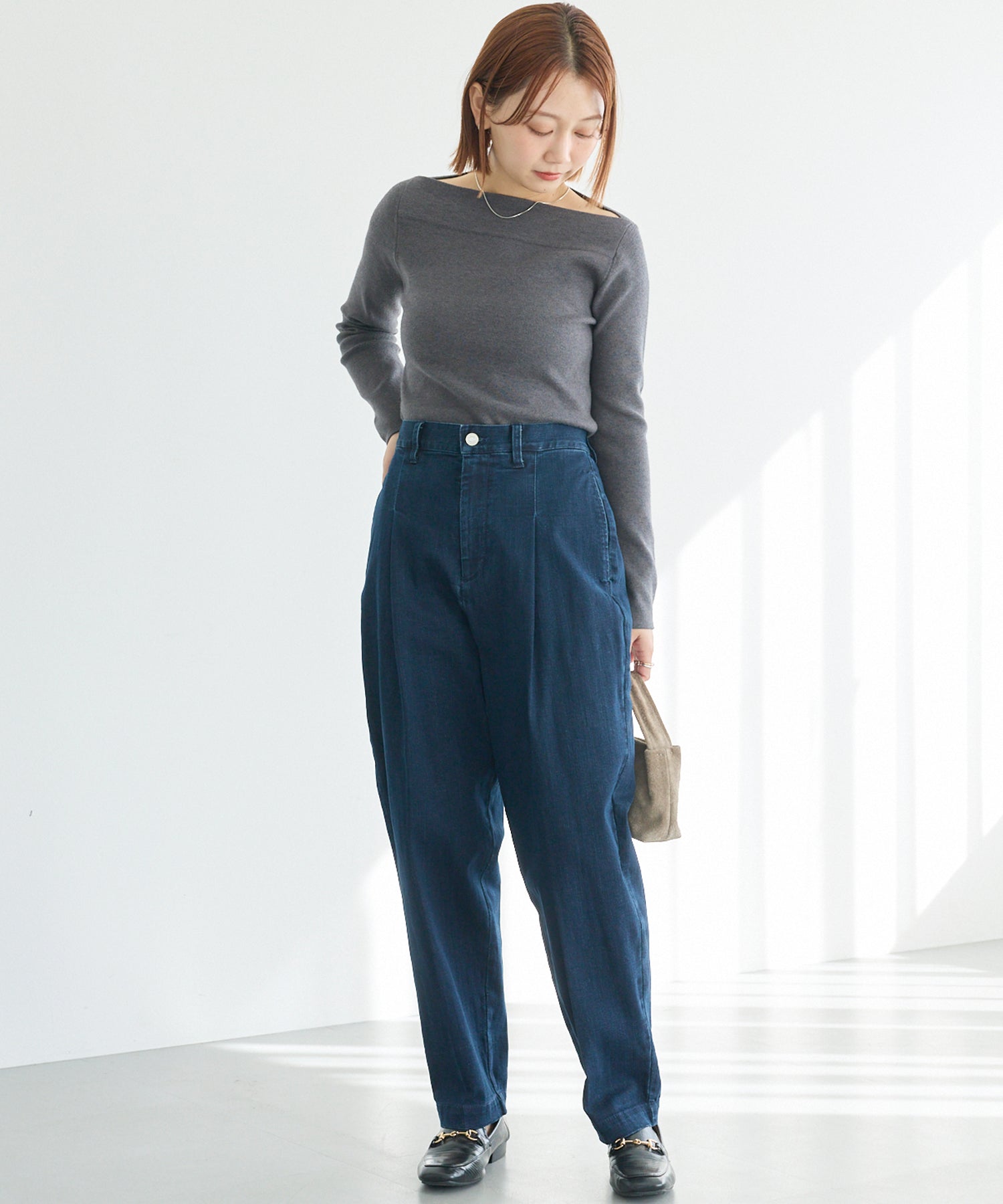 タックテーパードデニム
