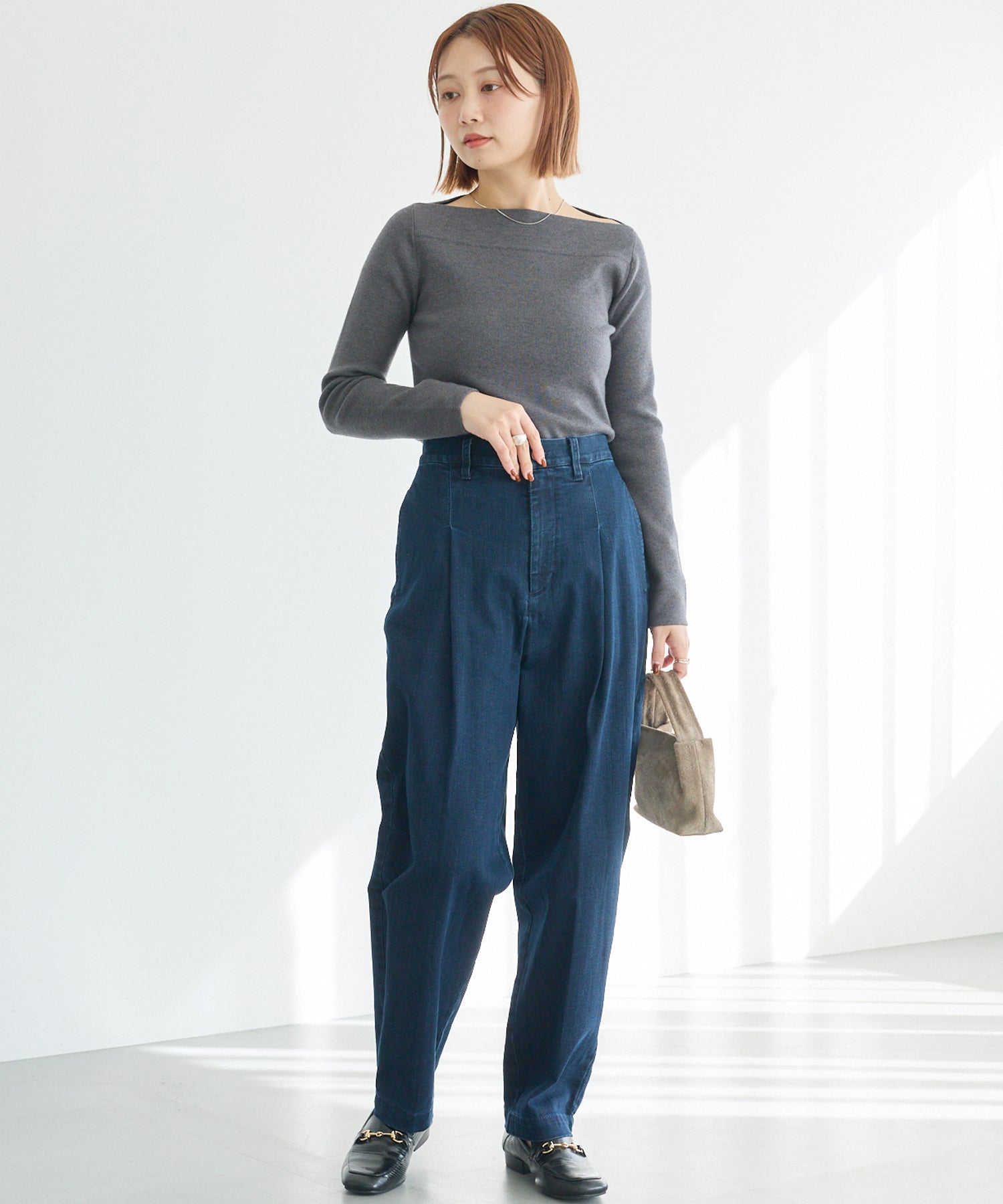 タックテーパードデニム