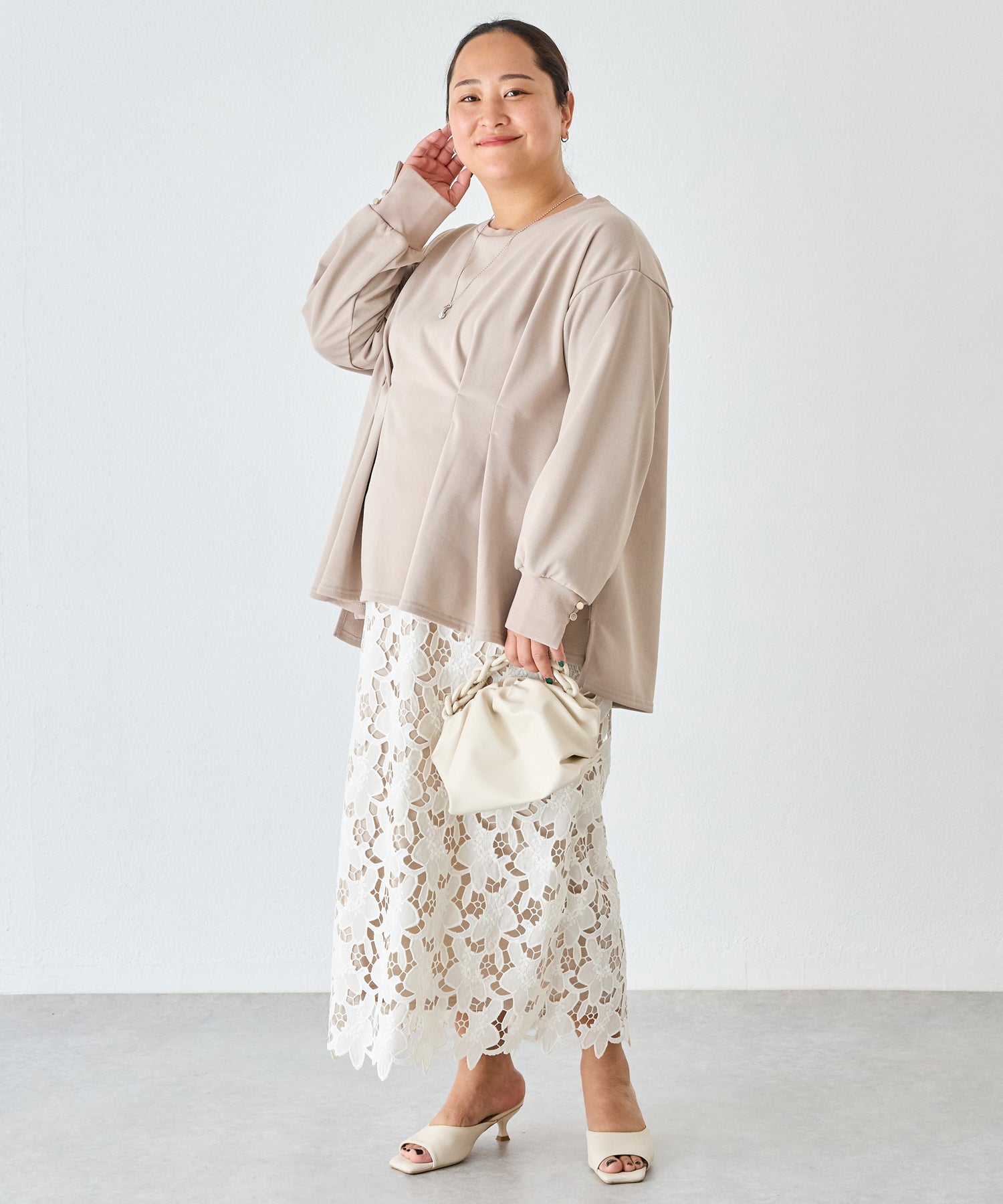 アイボリー　model:161cm 着用サイズ:3L