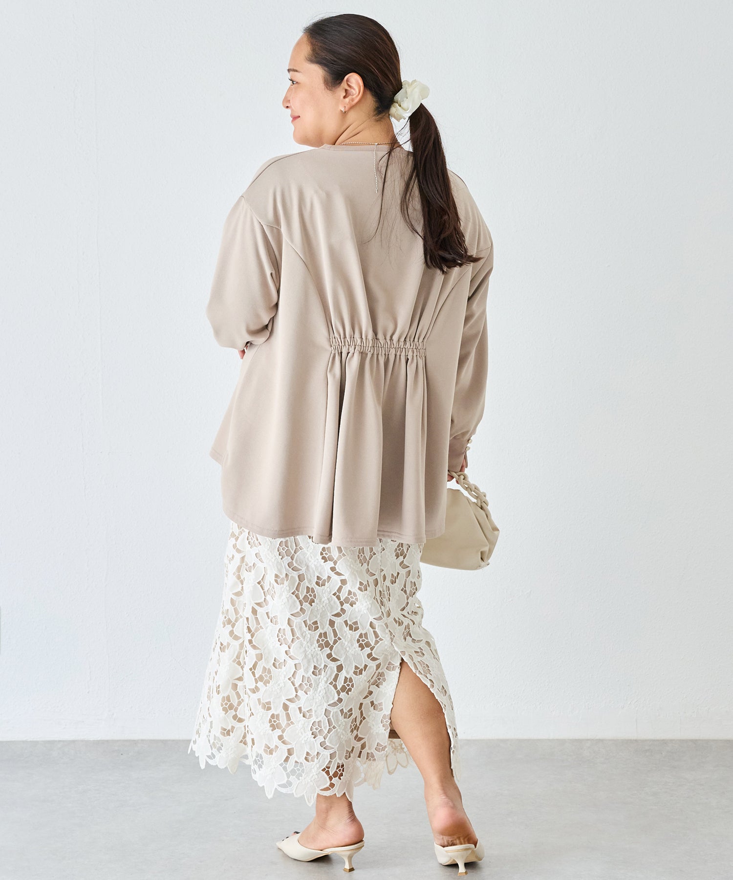 アイボリー　model:161cm 着用サイズ:3L