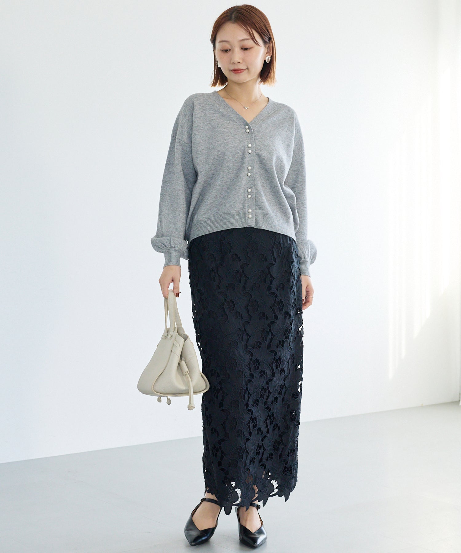 刺繍レースナロースカート