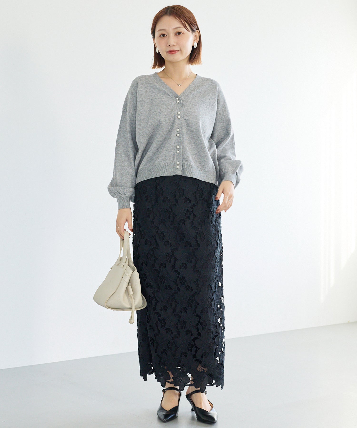 刺繍レースナロースカート