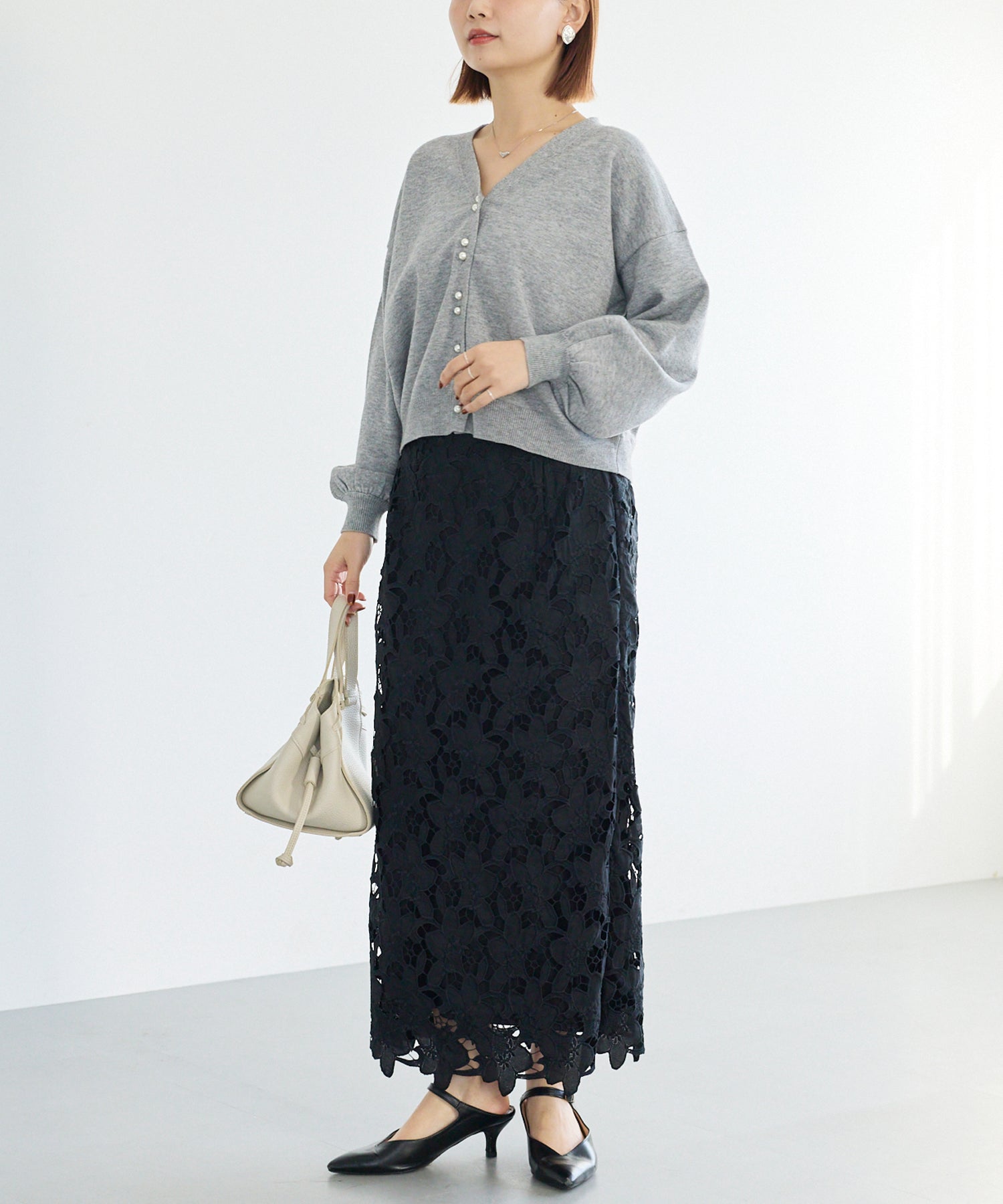 刺繍レースナロースカート