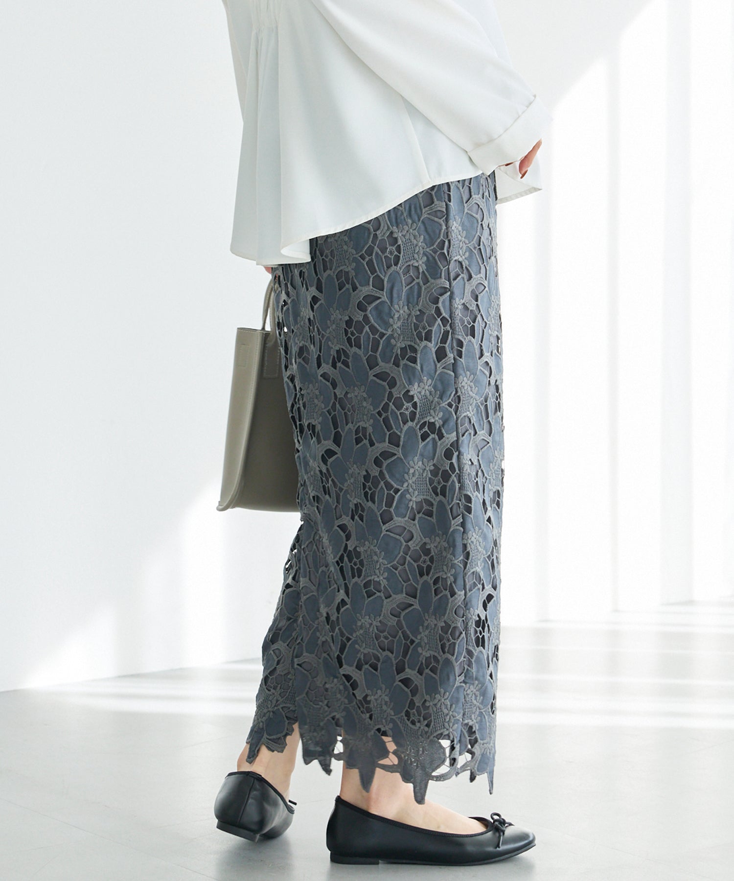 刺繍レースナロースカート