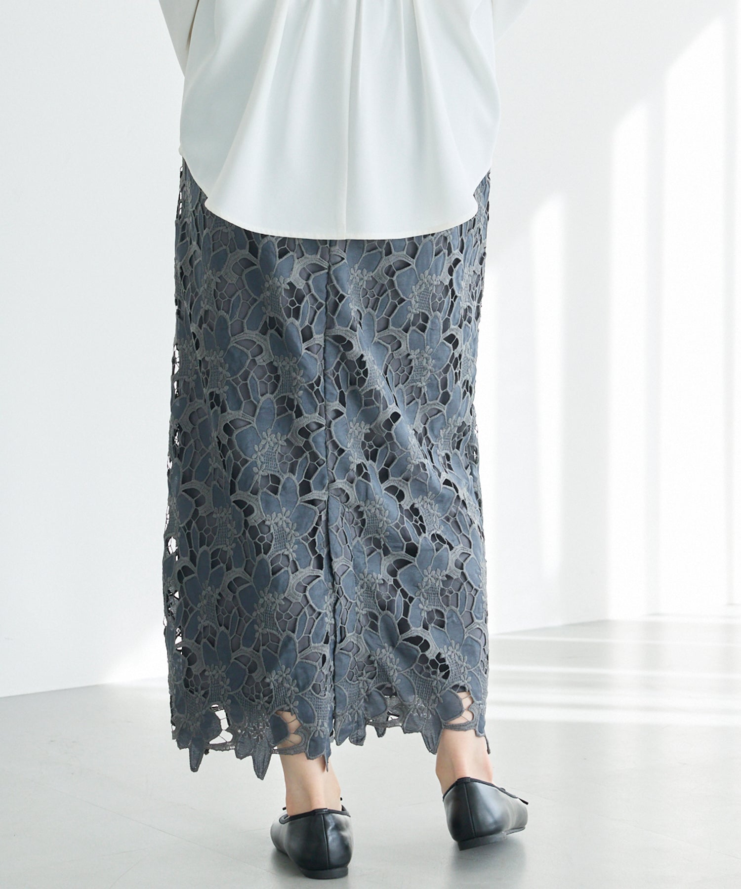 刺繍レースナロースカート