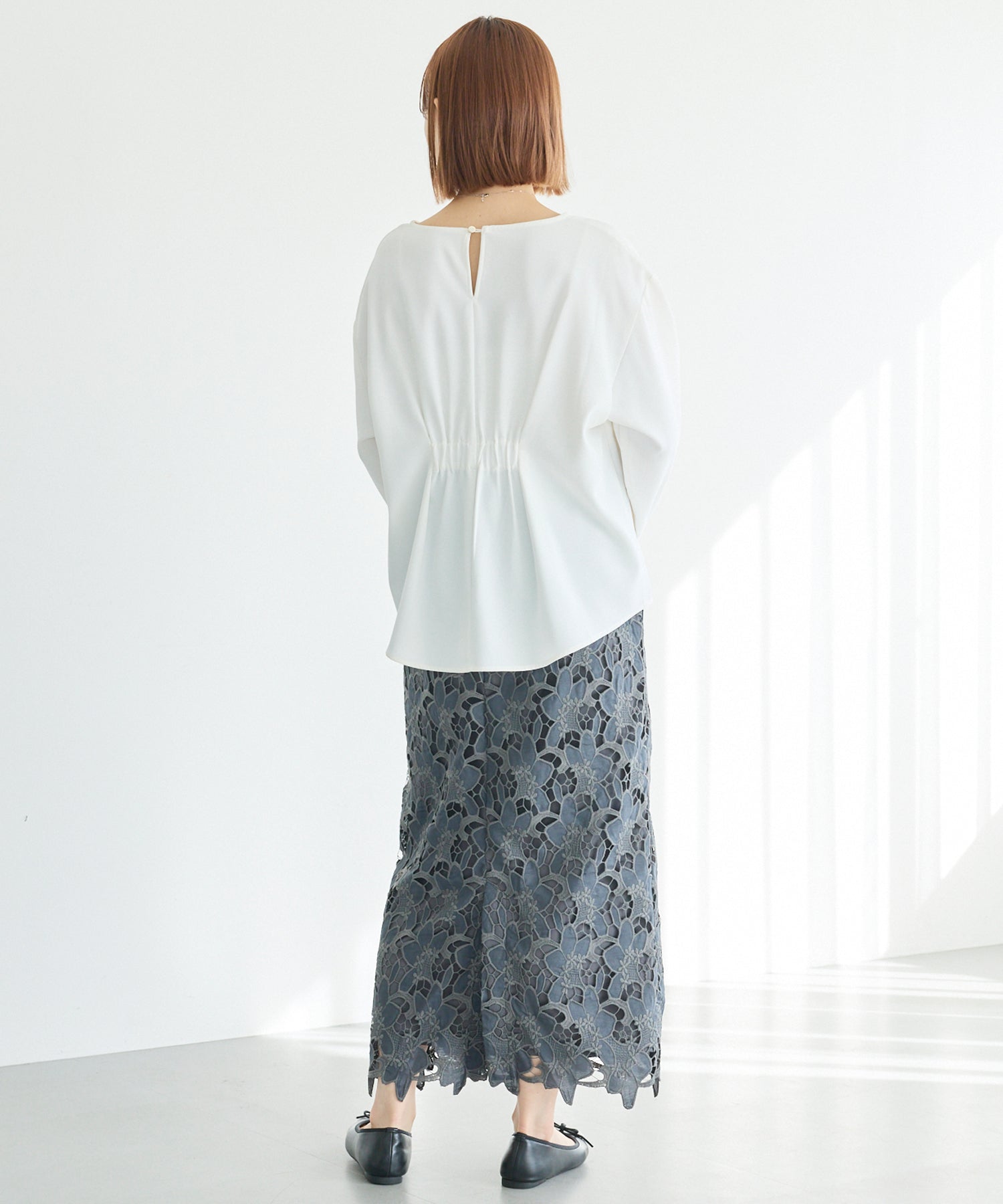 刺繍レースナロースカート