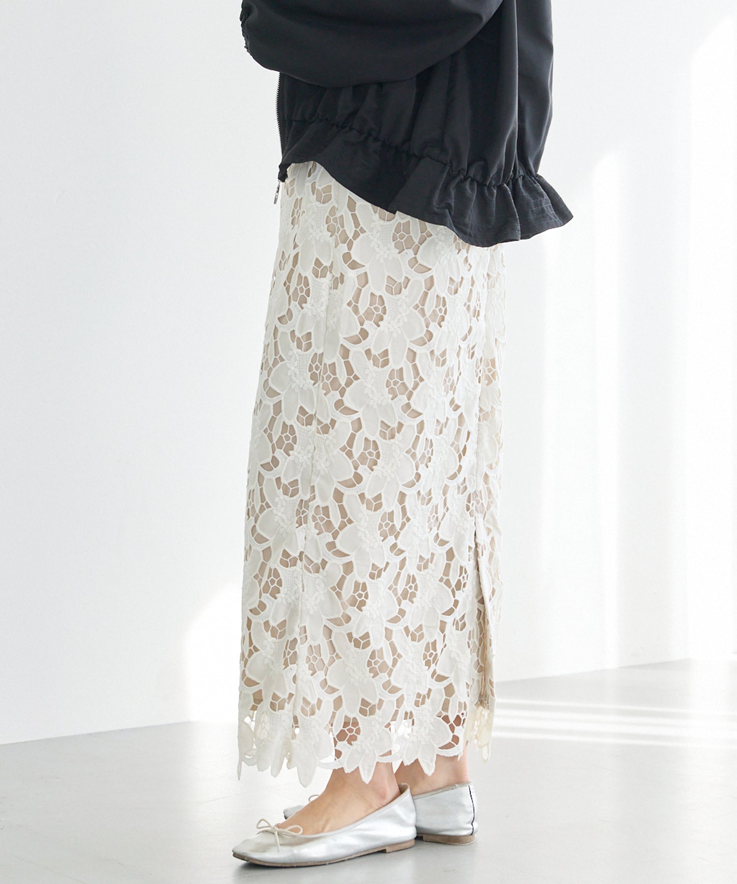 刺繍レースナロースカート