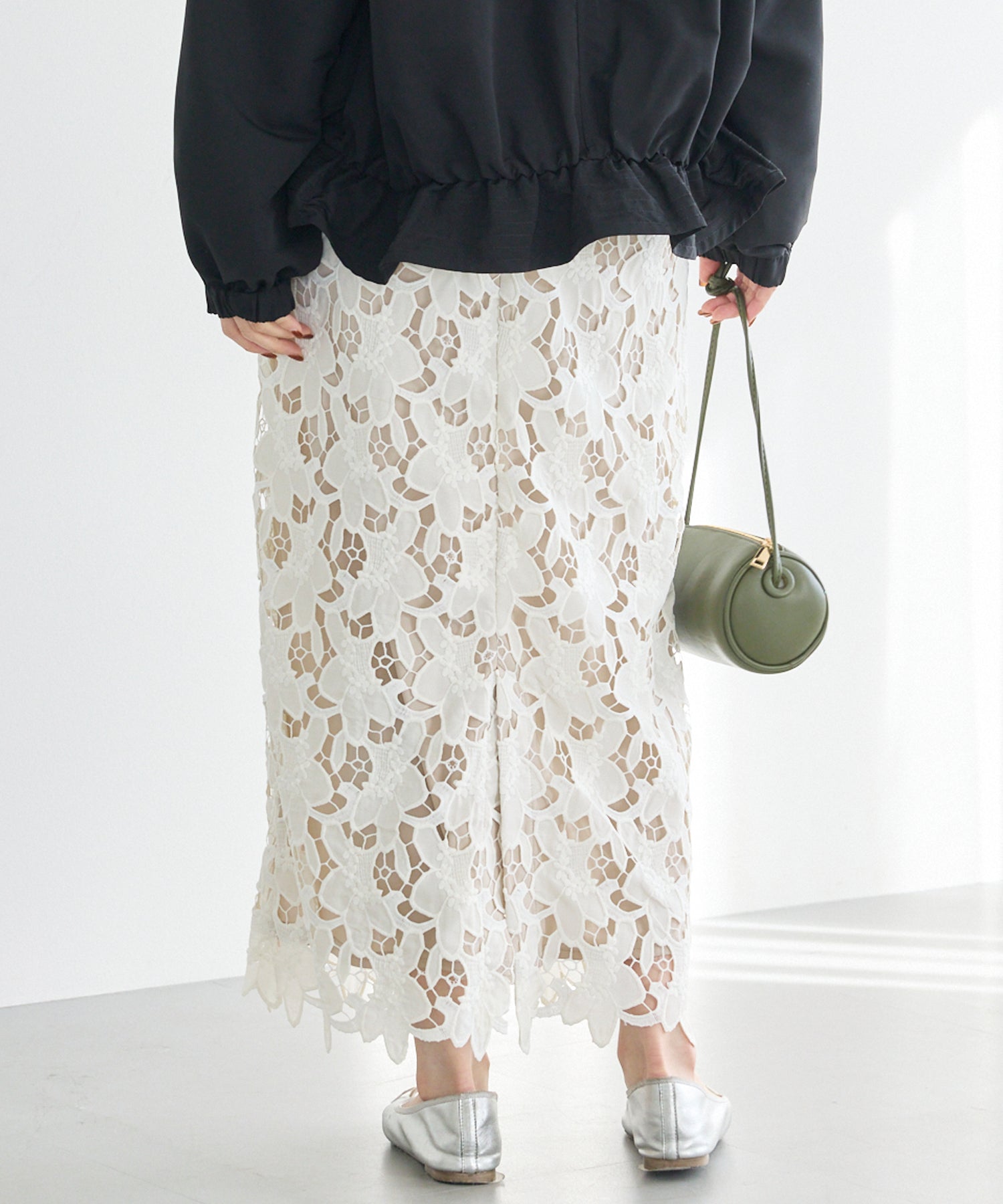 刺繍レースナロースカート