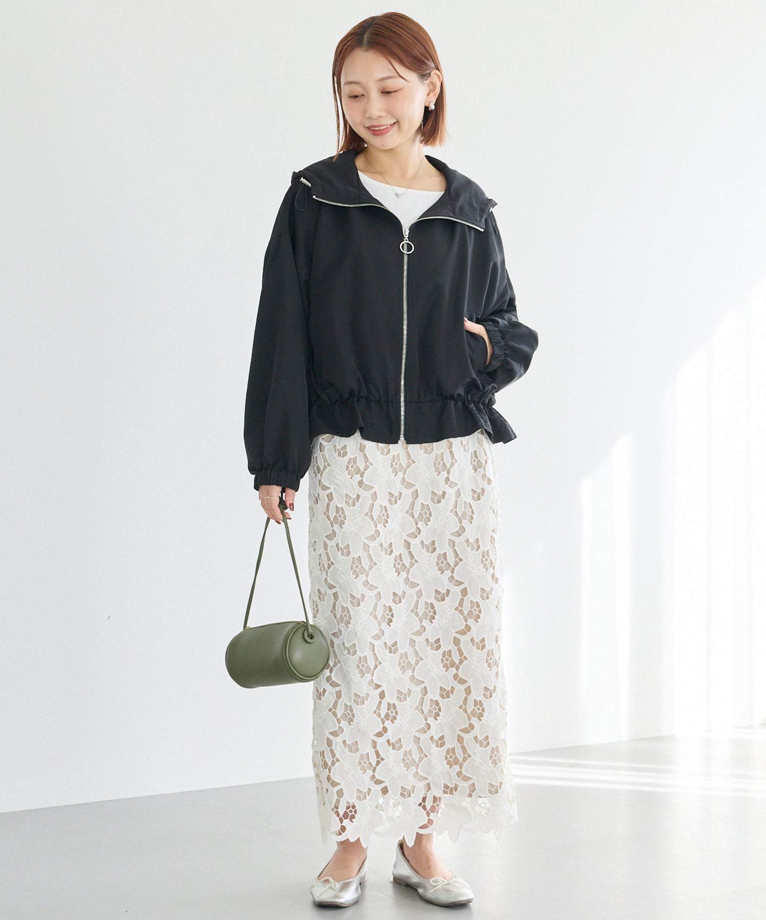 刺繍レースナロースカート