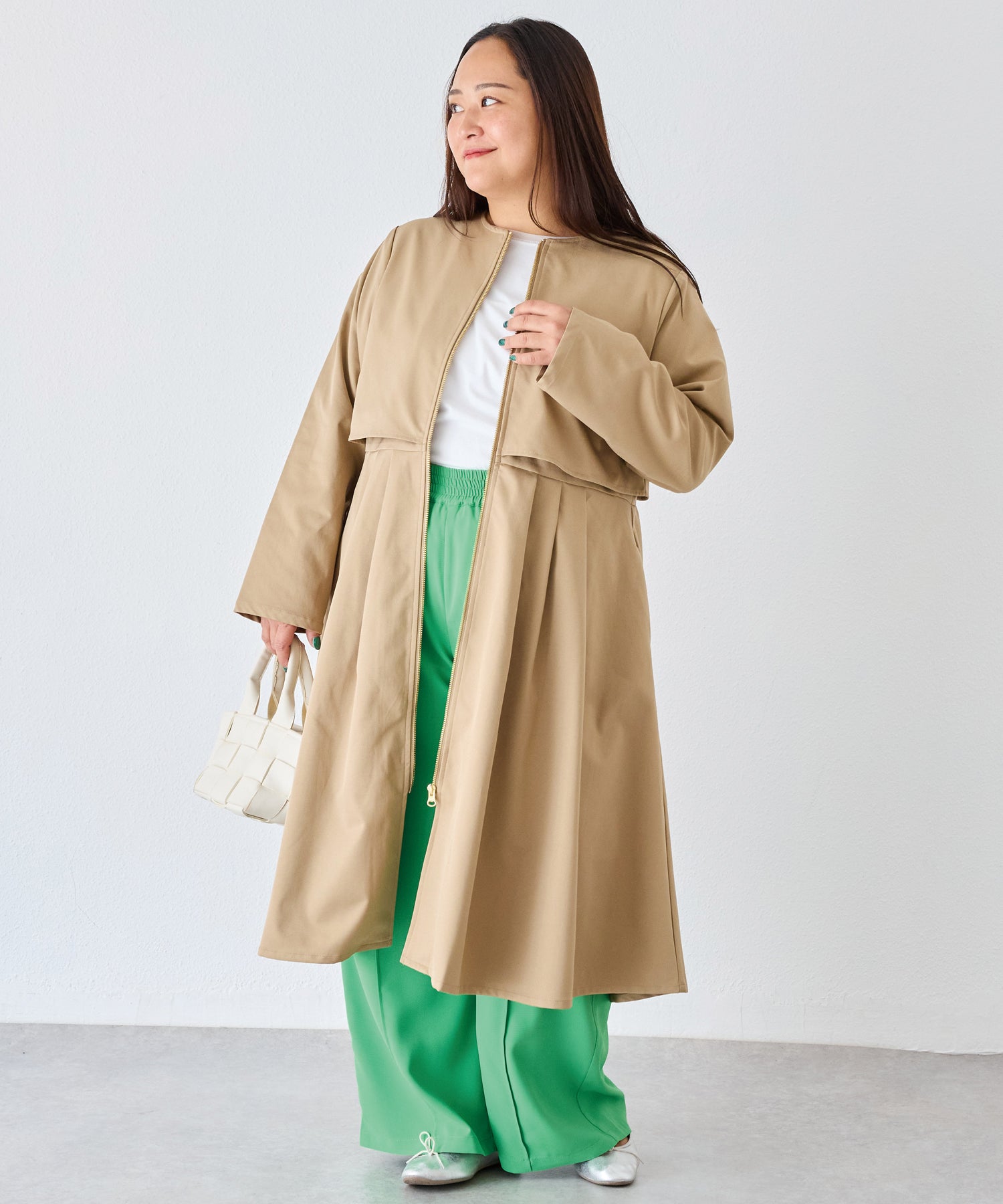 ベージュ　model:161cm 着用サイズ:3L