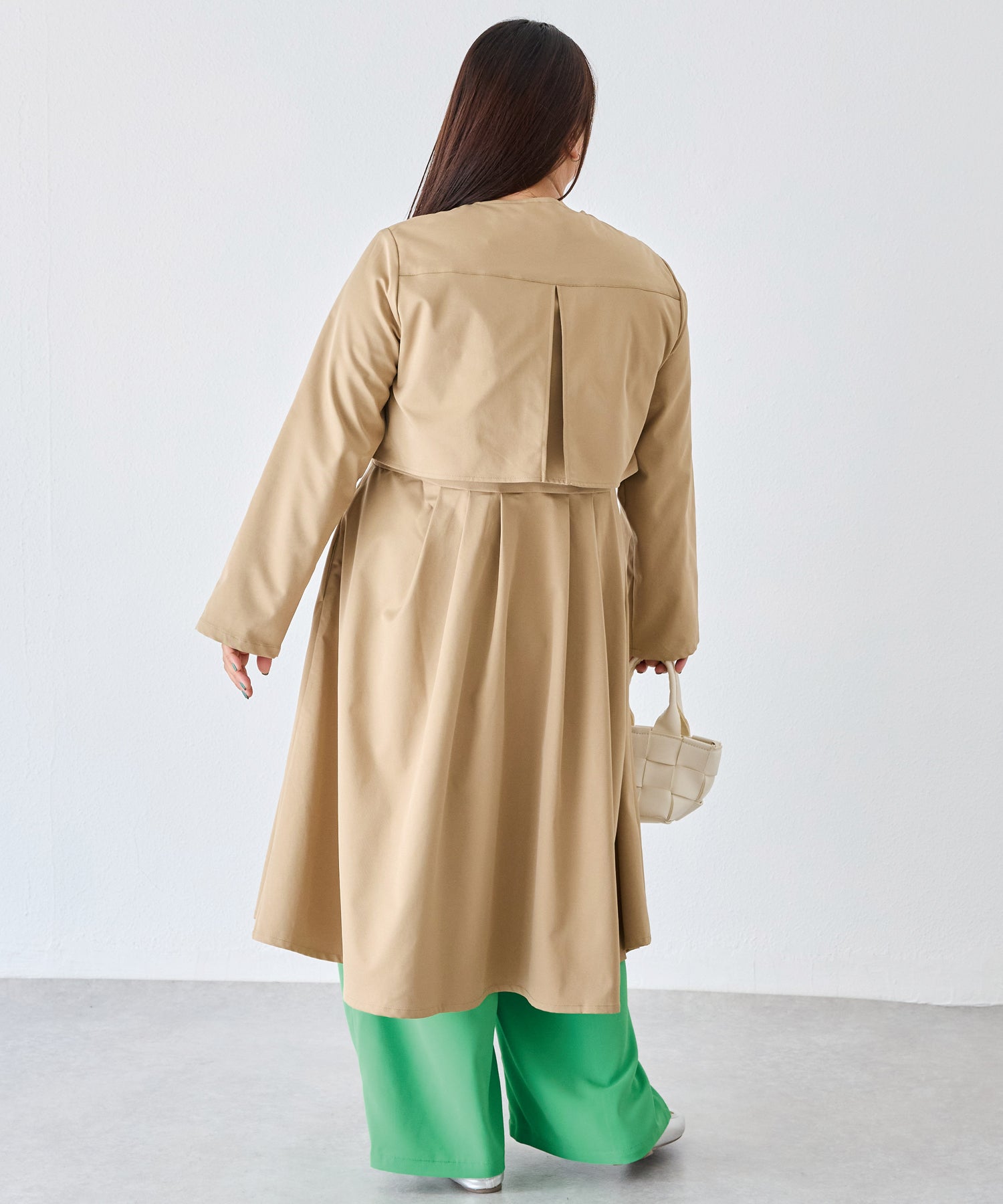 ベージュ　model:161cm 着用サイズ:3L