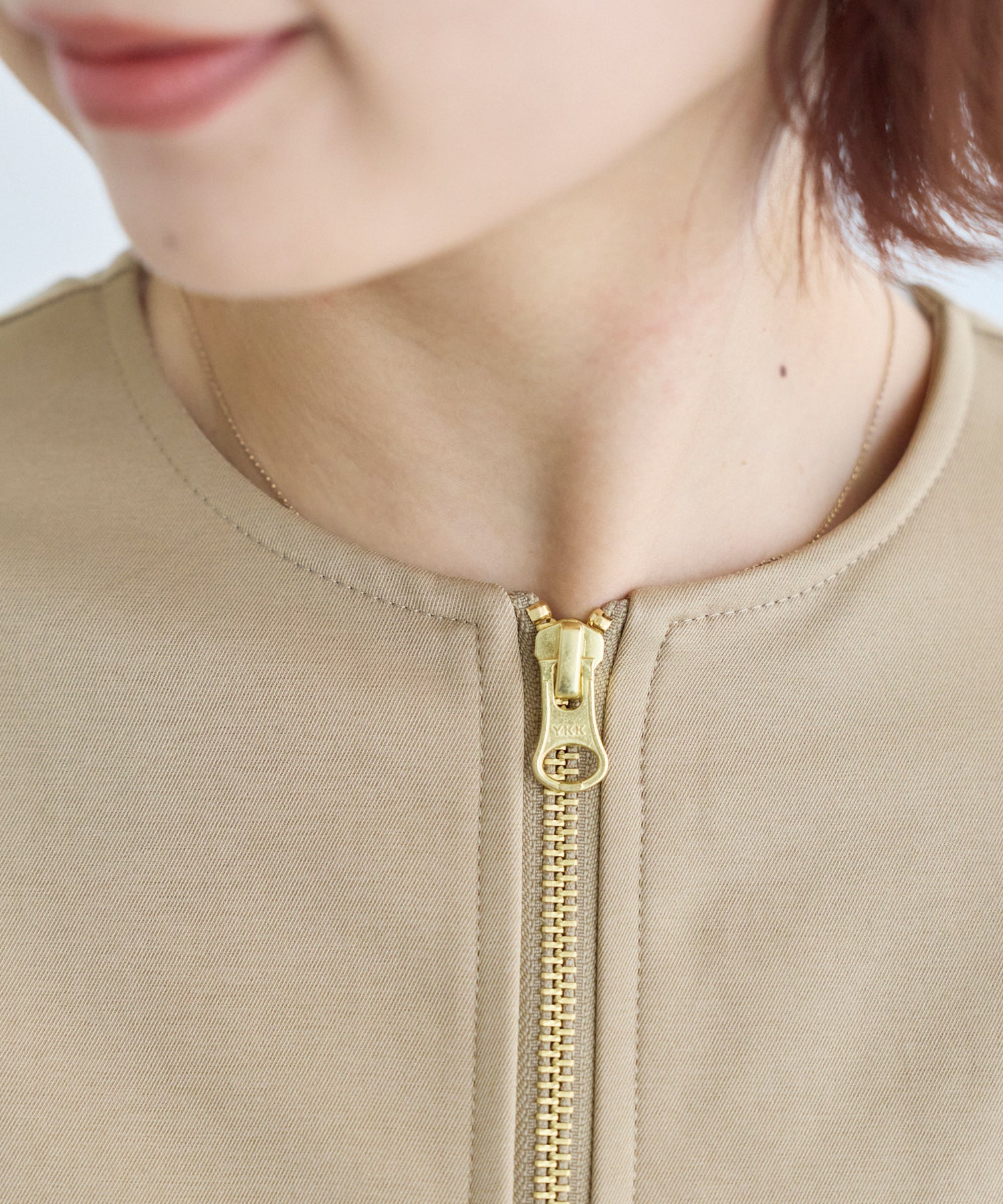 タックプリーツノーカラーコート