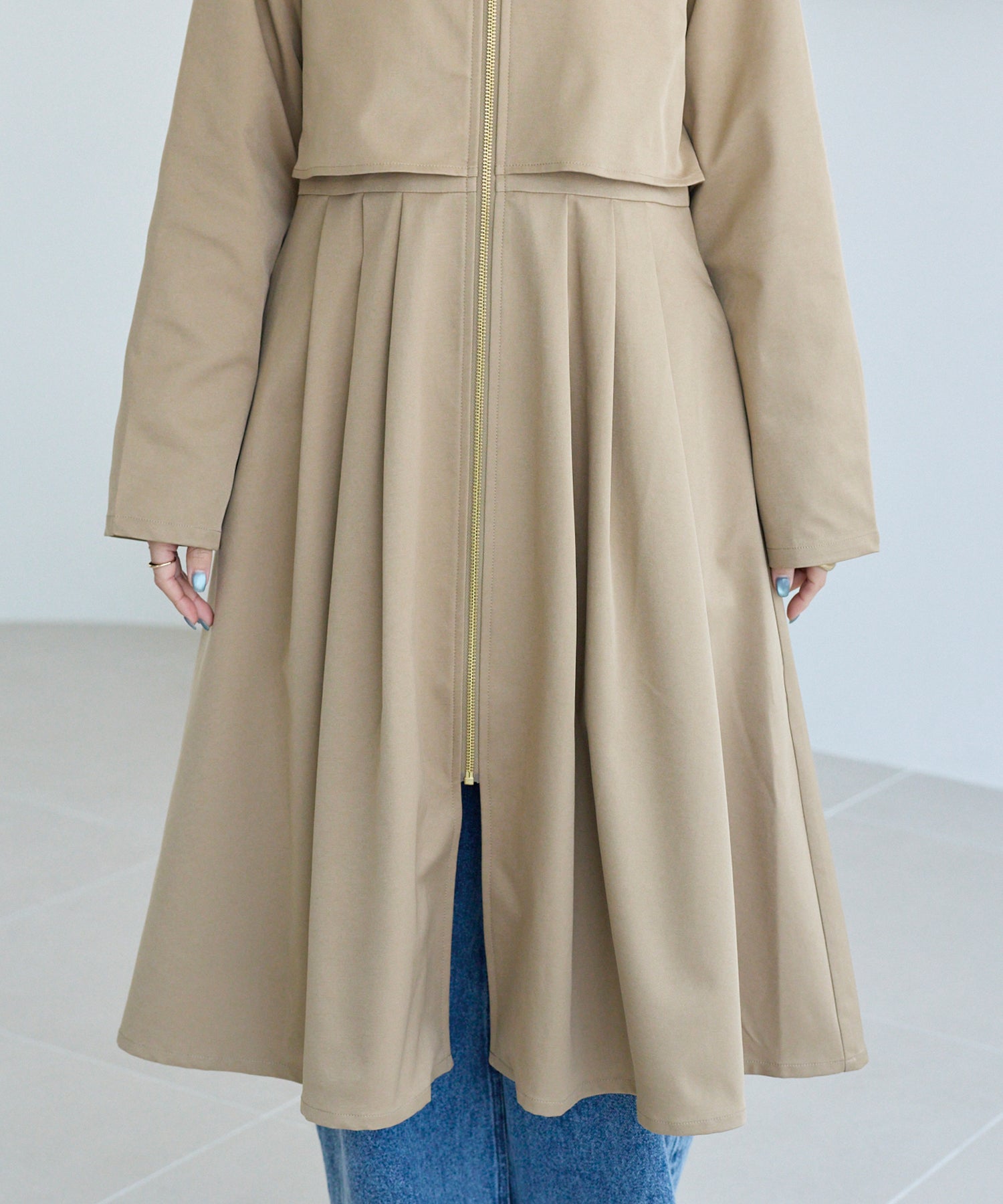 タックプリーツノーカラーコート