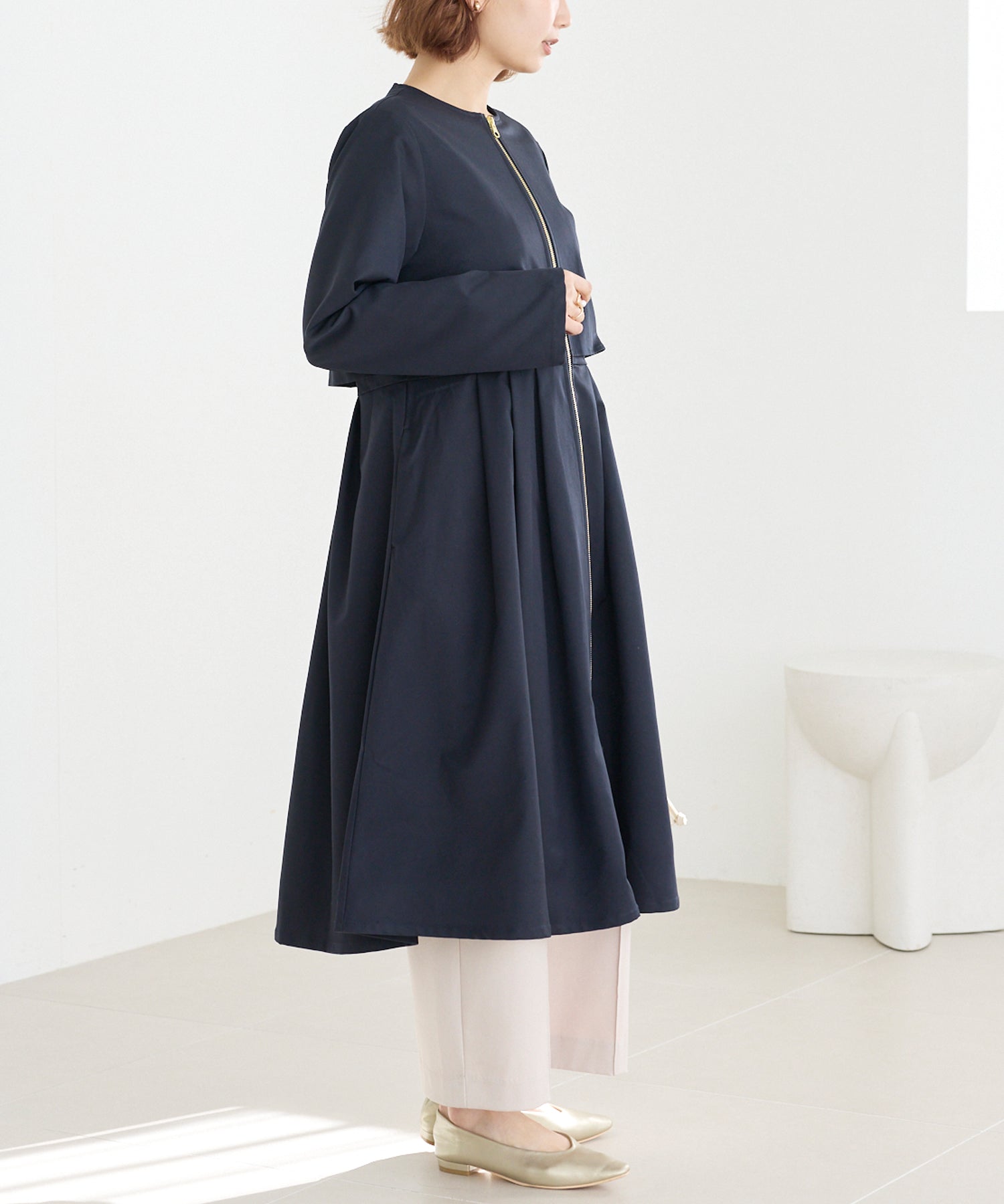 タックプリーツノーカラーコート