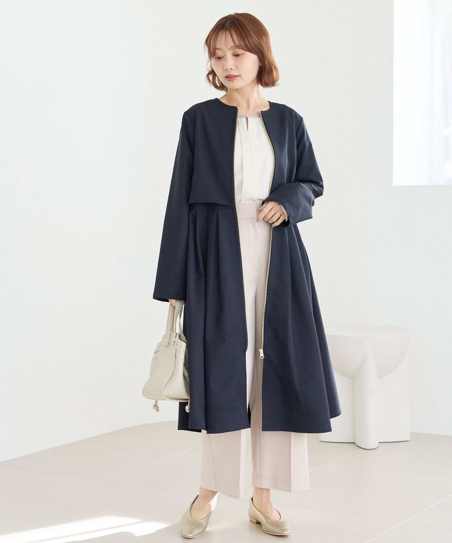 タックプリーツノーカラーコート