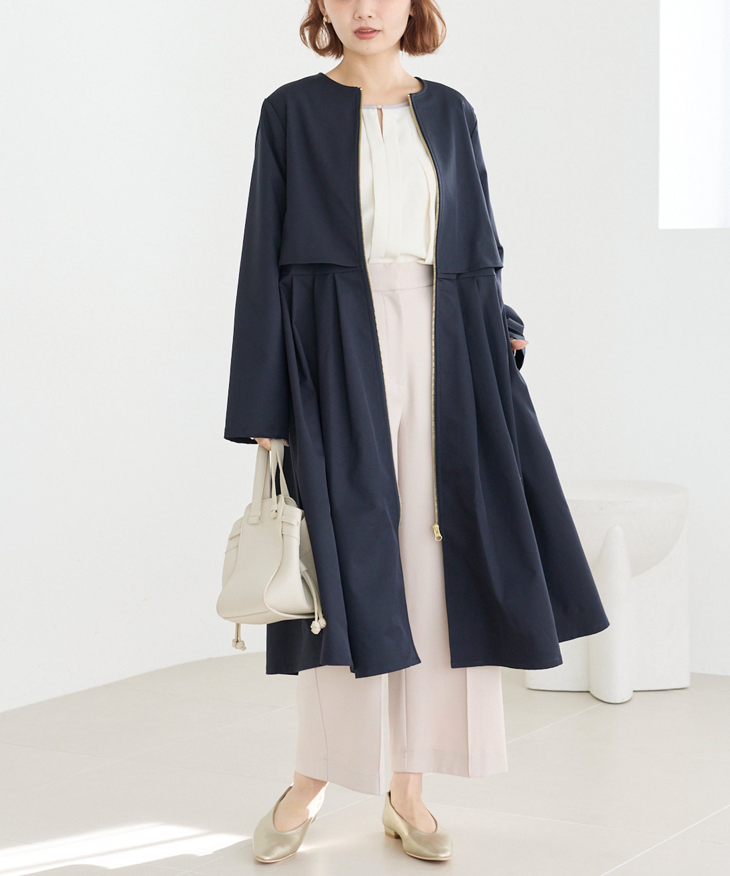 タックプリーツノーカラーコート