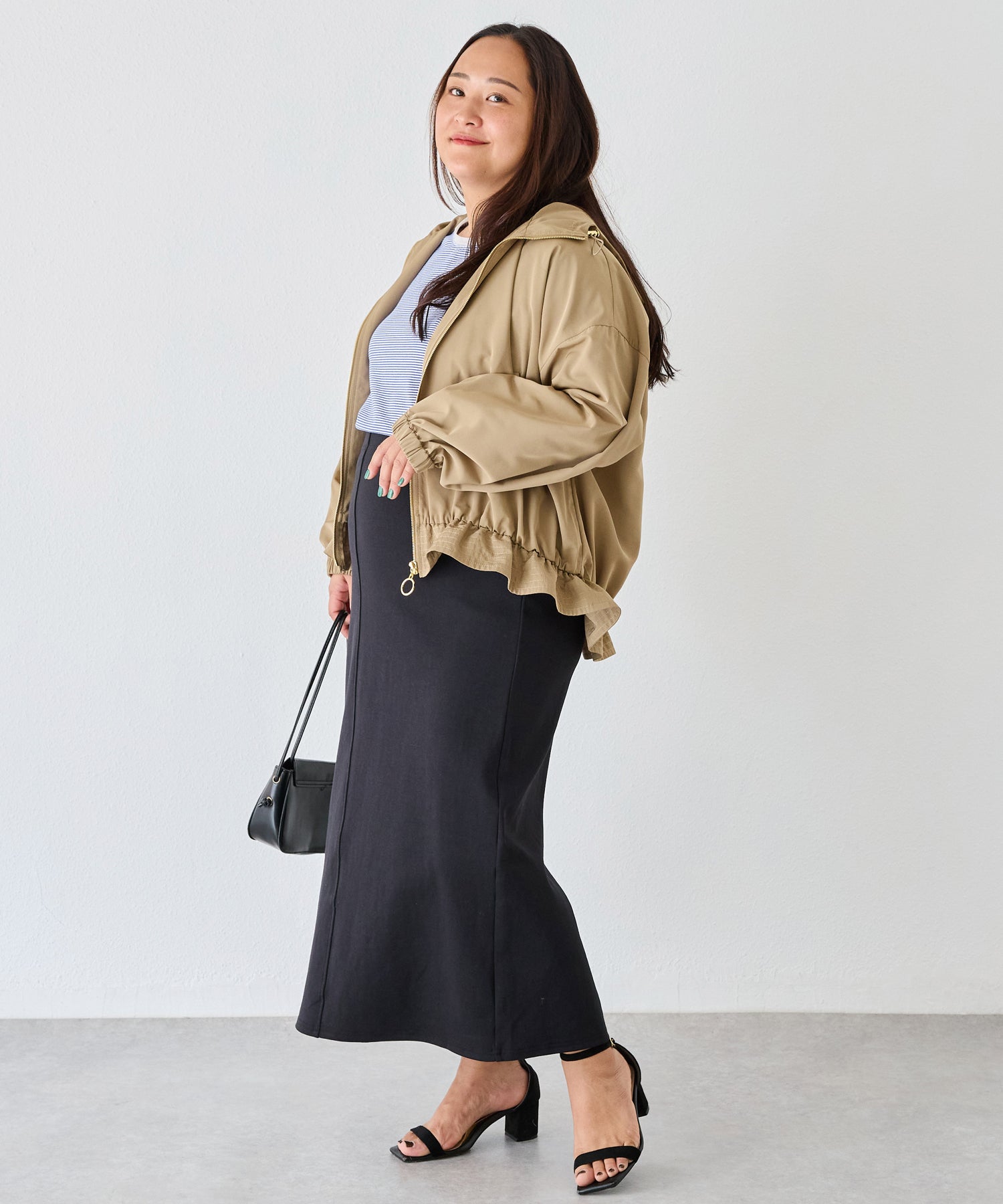 ベージュ　model:161cm 着用サイズ:3L