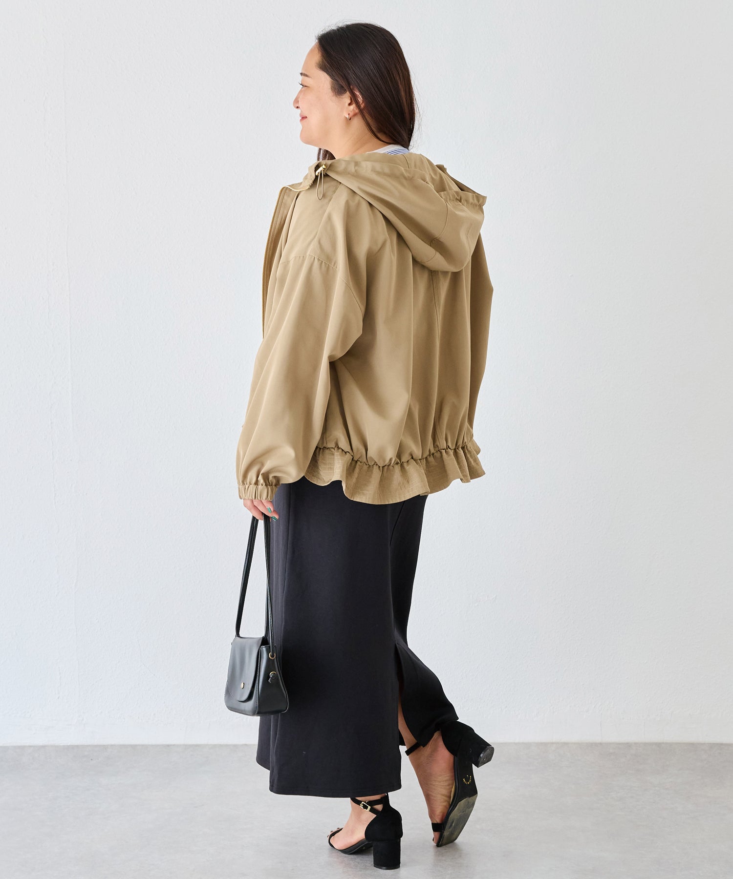 ベージュ　model:161cm 着用サイズ:3L