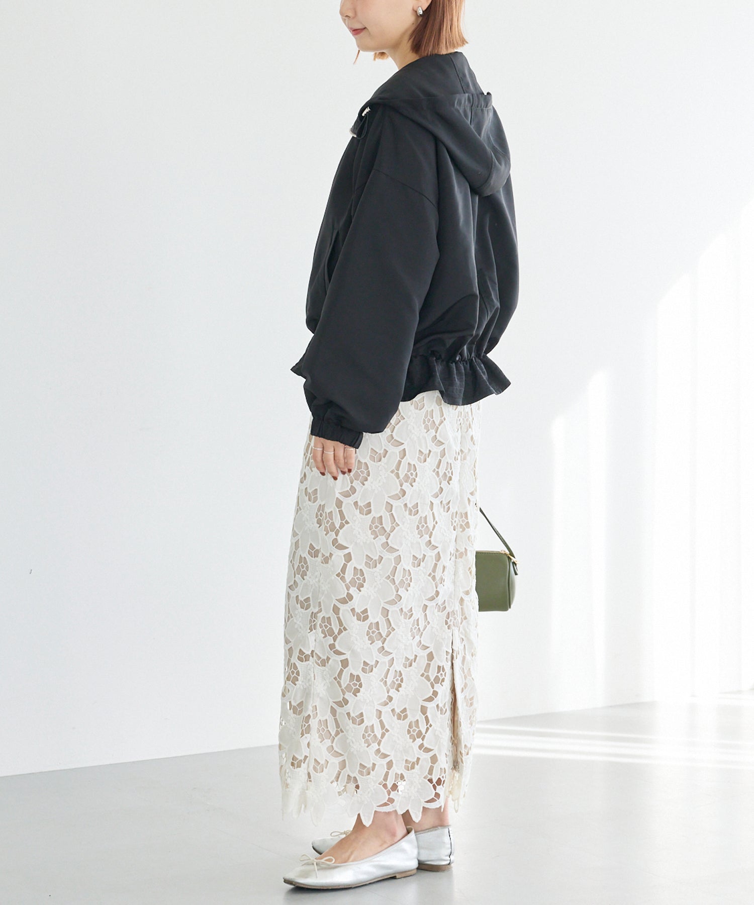 裾フレア フード付きマウンテンパーカー