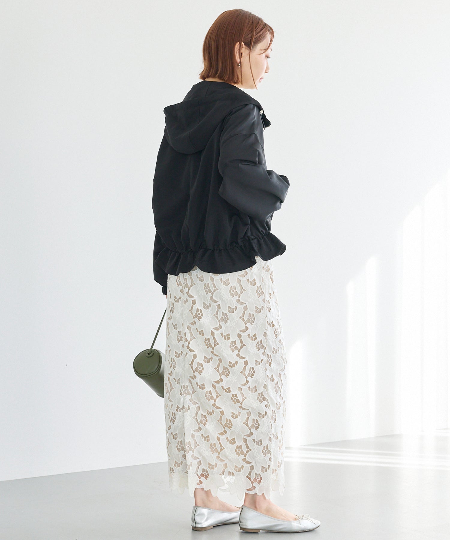 裾フレア フード付きマウンテンパーカー