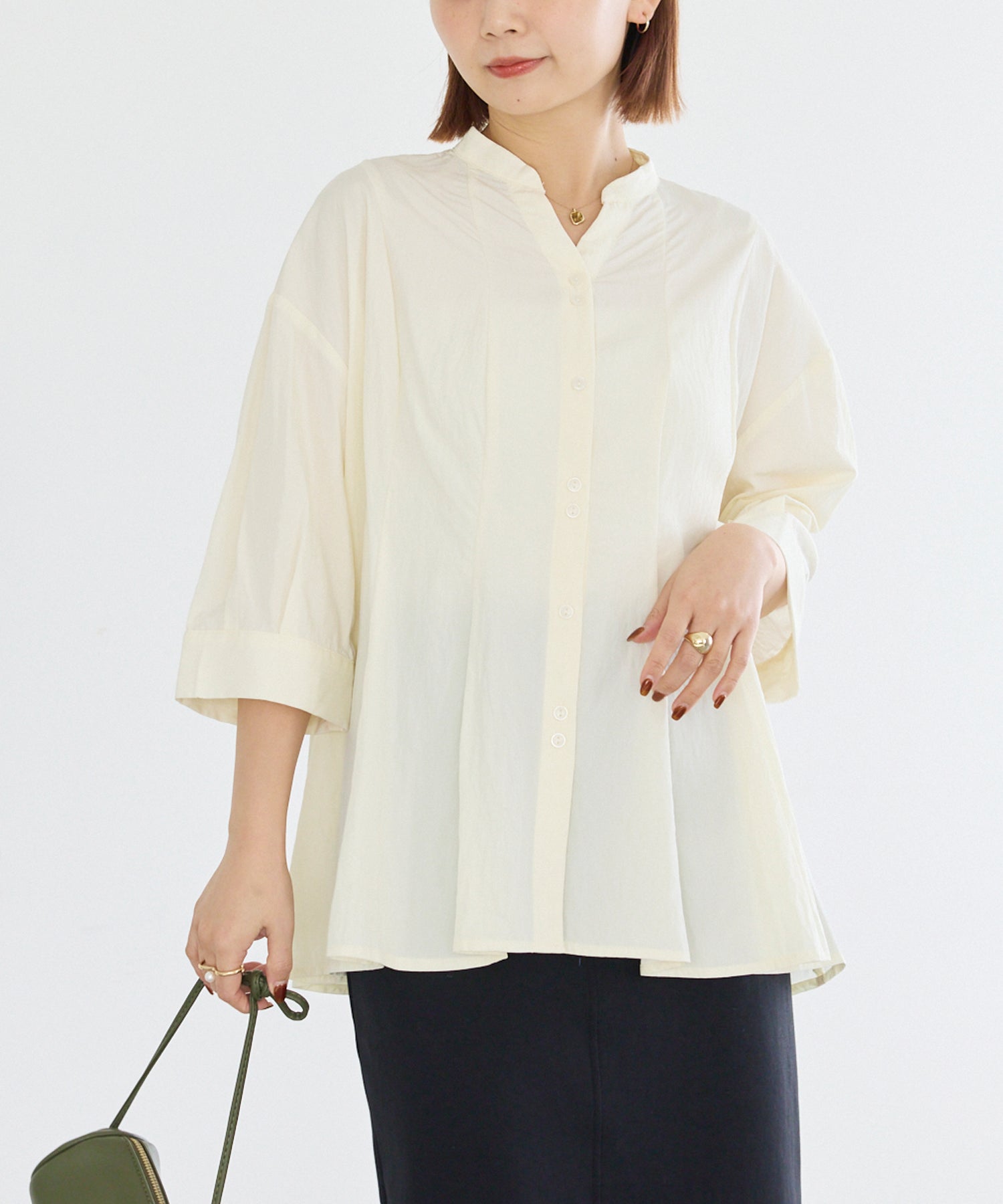 オフホワイト　model:156cm 着用サイズ:M