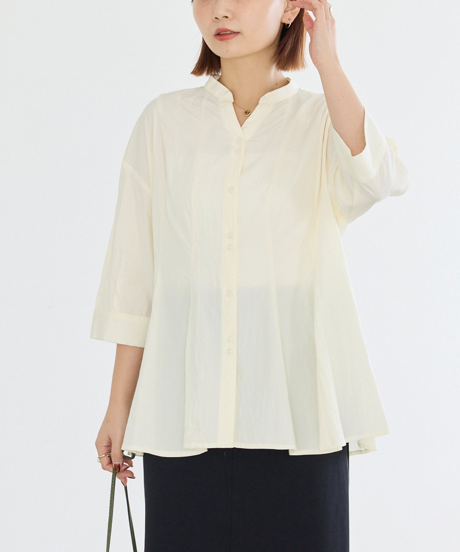 オフホワイト　model:156cm 着用サイズ:M