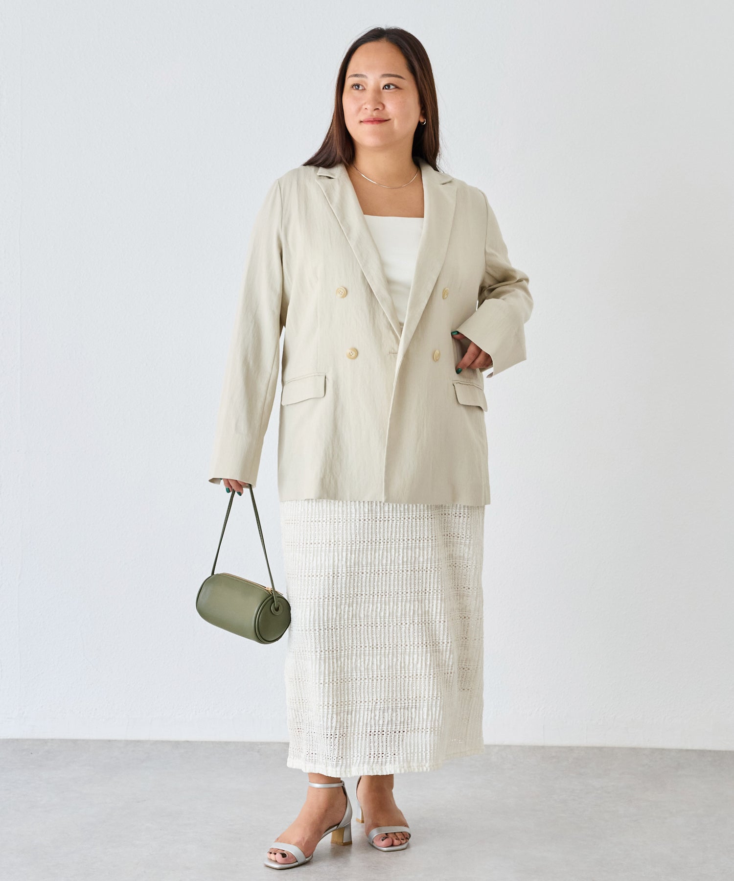 ベージュ　model:161cm 着用サイズ:3L