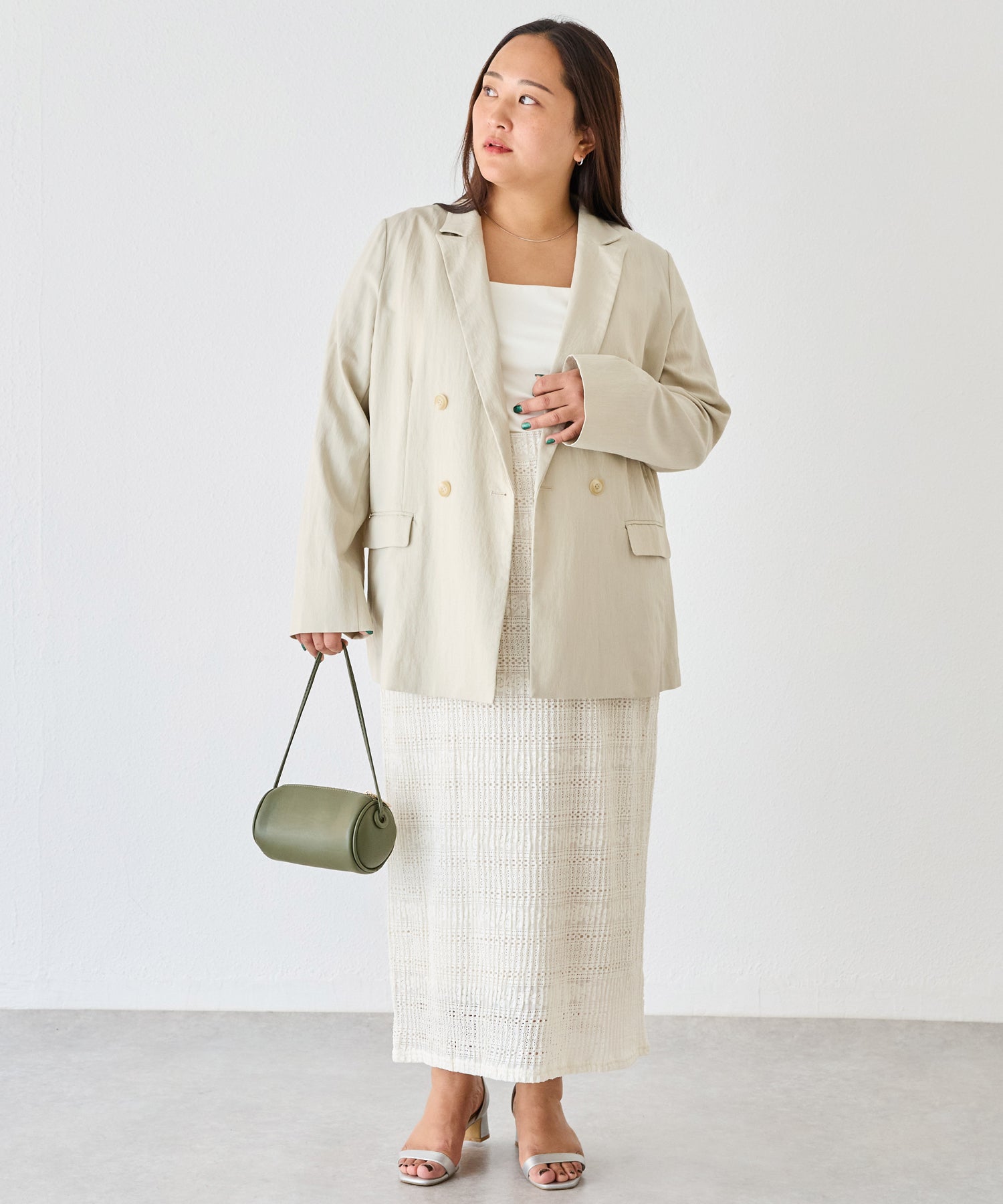 ベージュ　model:161cm 着用サイズ:3L