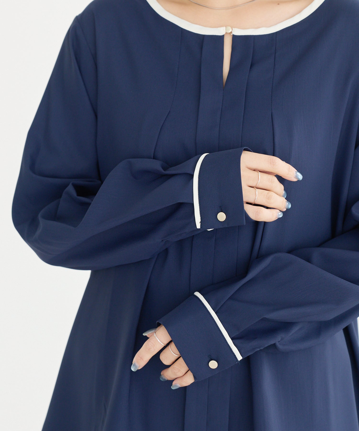 袖口タック／フロントタック