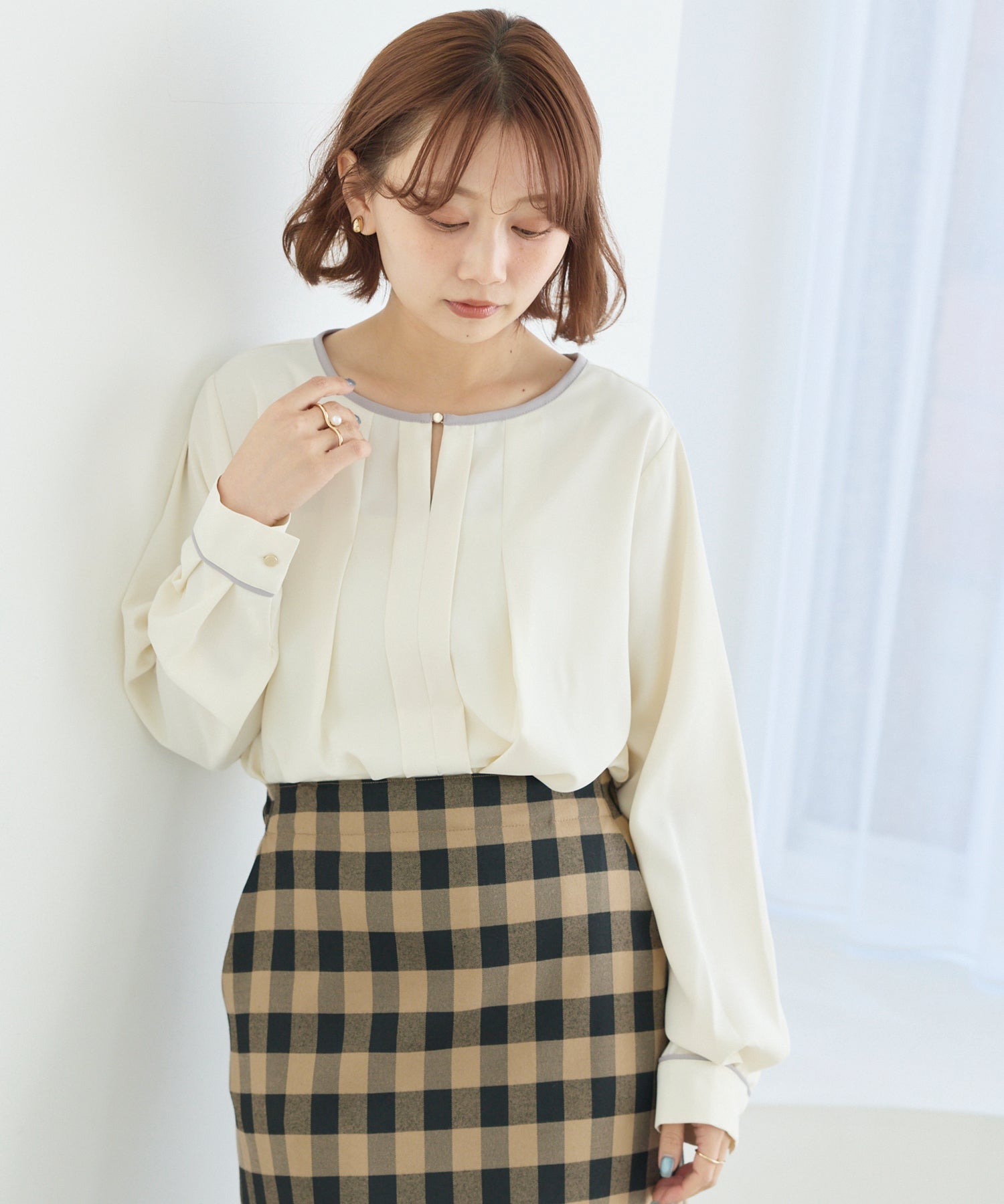 オフホワイト　model:156cm 着用サイズ:M