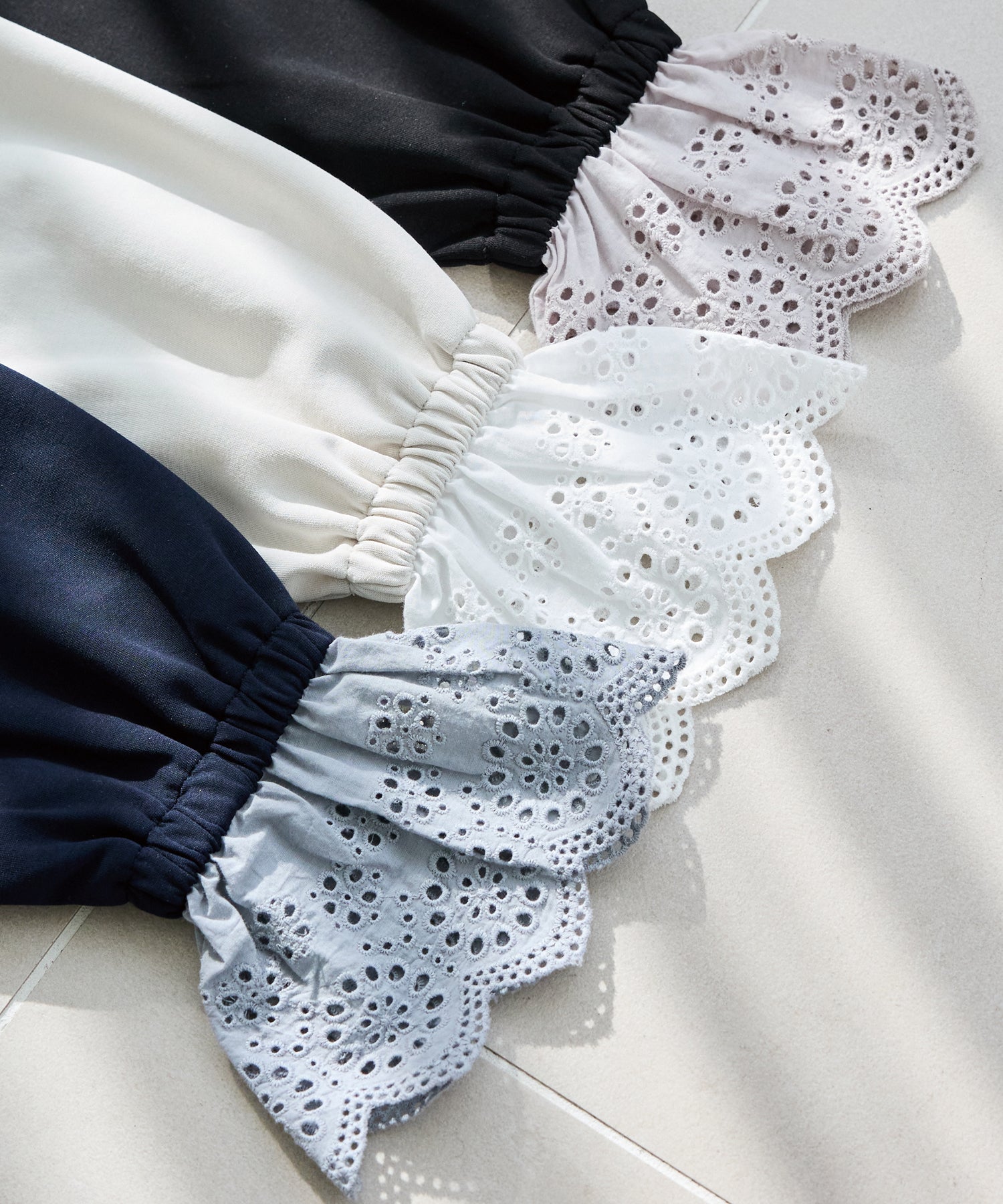 配色:袖口レース