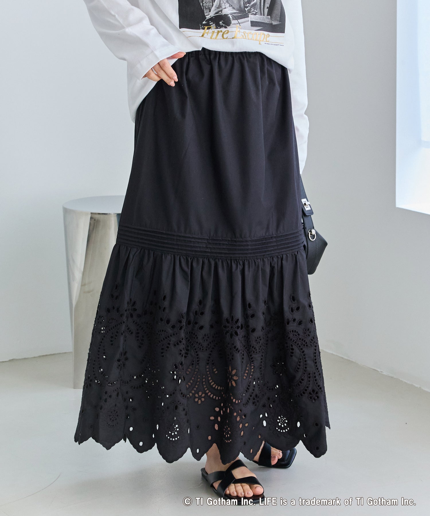 刺繍レースフレアスカート