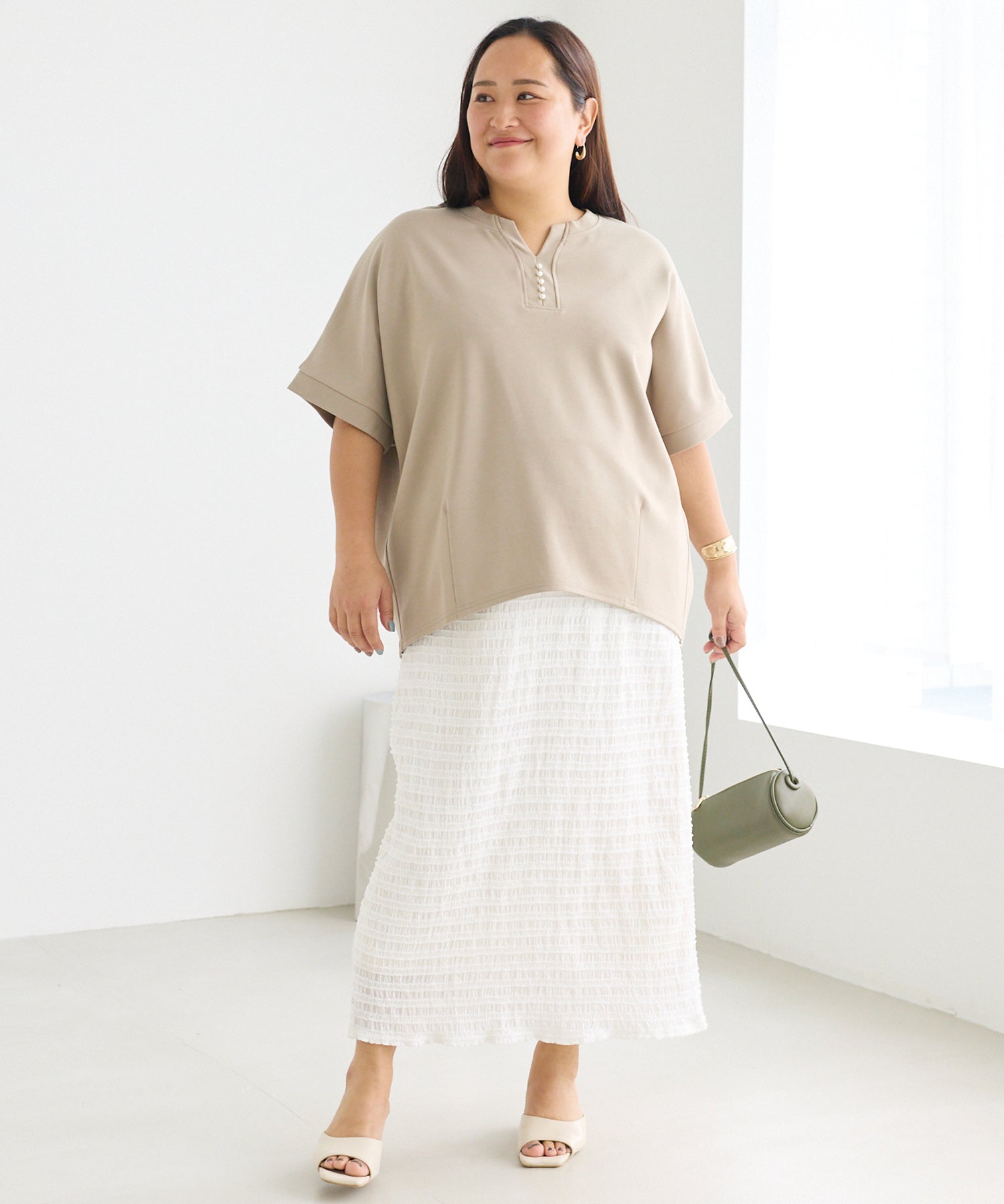 オフホワイト　model:161cm 着用サイズ:3L